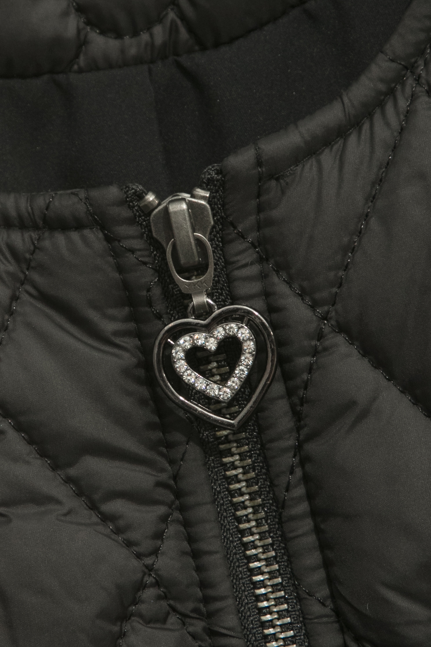 壓兔頭鋪棉背心外套壓兔頭鋪棉背心外套,一般背心,一般背心馬甲,外套,無袖背心,秋冬穿搭,背心,背心外套