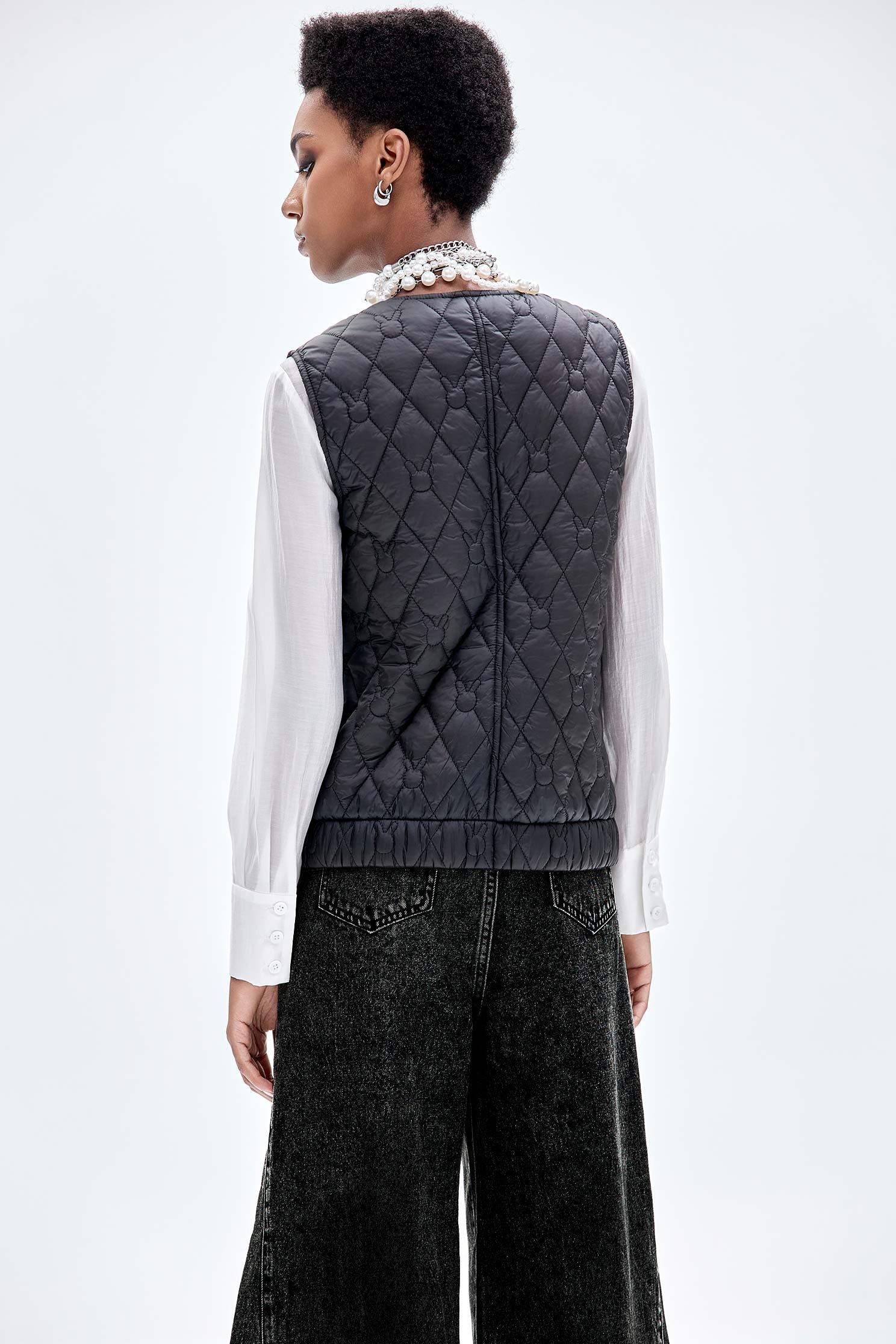 壓兔頭鋪棉背心外套壓兔頭鋪棉背心外套,一般背心,一般背心馬甲,外套,無袖背心,秋冬穿搭,背心,背心外套