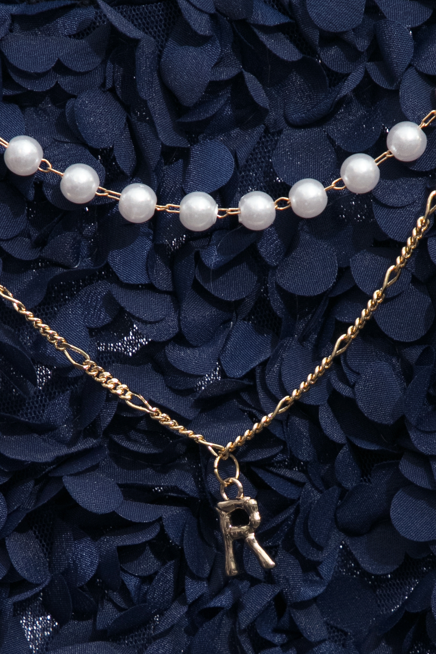 日式紫色光色雷射花上衣日式紫色光色雷射花上衣,一般背心,一般背心馬甲,上衣,時髦成套搭配,珍珠,秋冬穿搭,背心,花花世界,項鍊