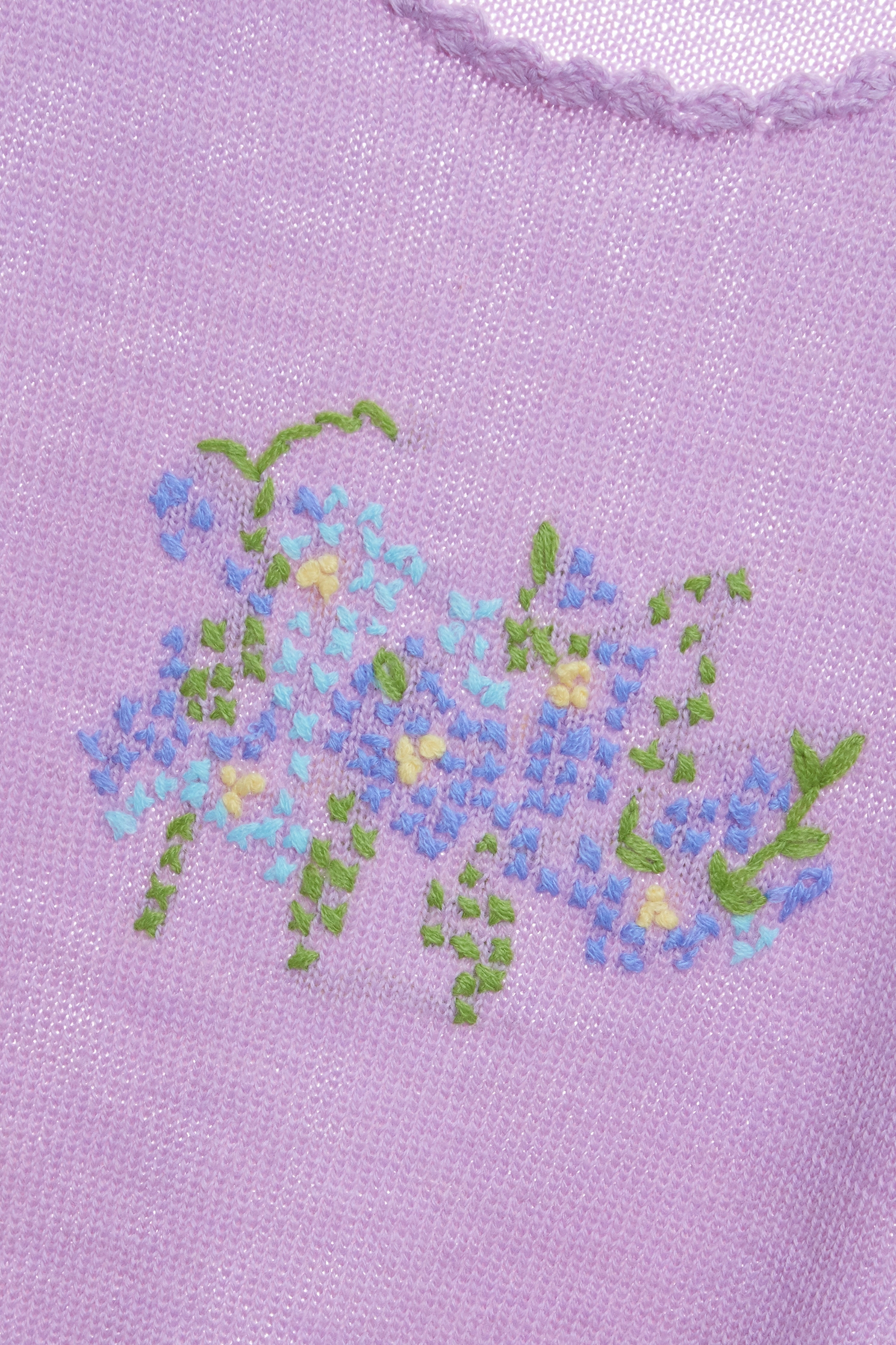 輕柔薰衣草色針織背心輕柔薰衣草色針織背心,一般背心,一般背心馬甲,上衣,秋冬穿搭,繡花,背心,花花世界,針織,針織背心