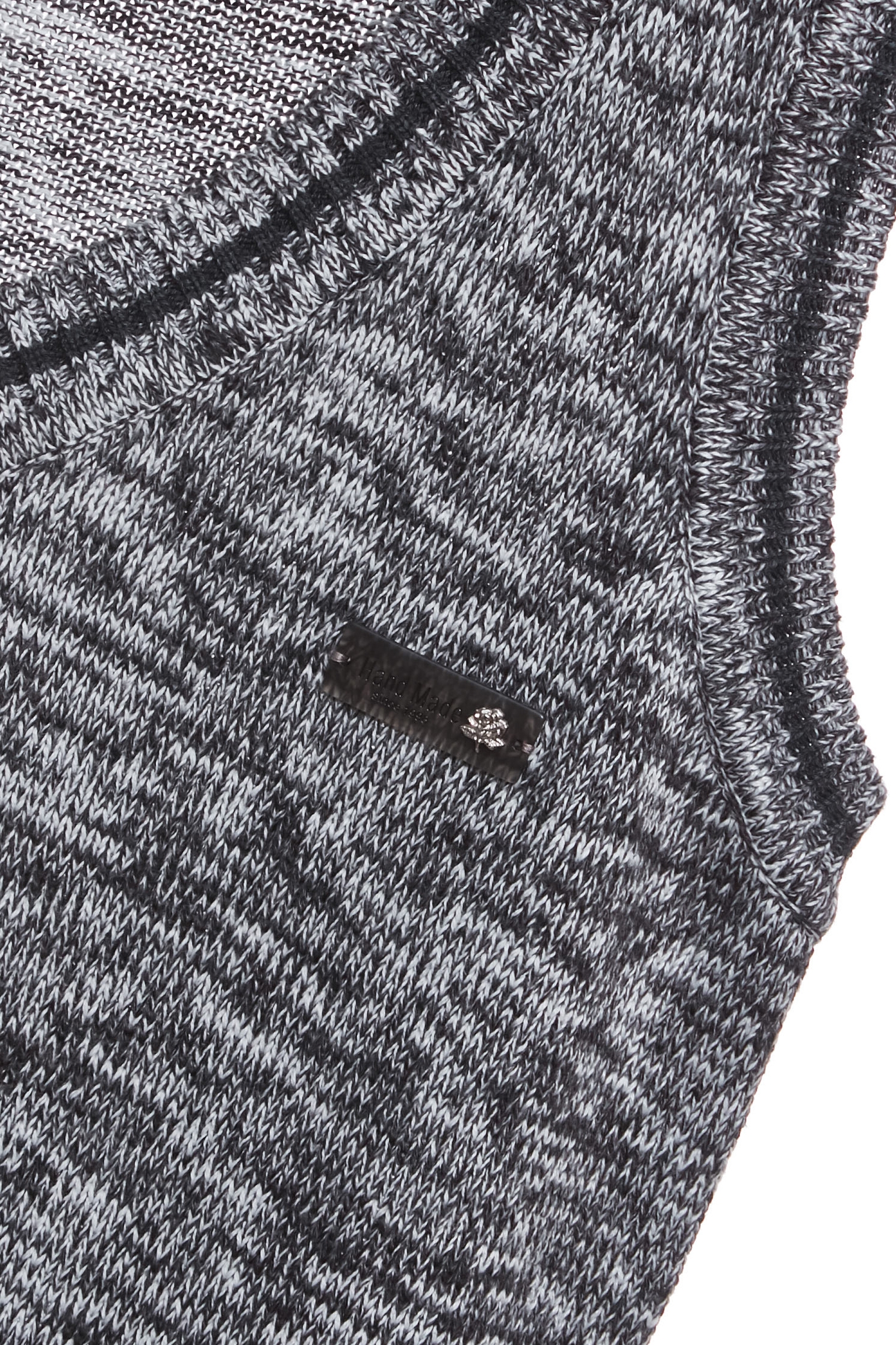 靜謐灰崁色邊針織背心靜謐灰崁色邊針織背心,V領背心,一般背心,一般背心馬甲,上班OL穿搭,秋冬穿搭,背心,針織,針織背心