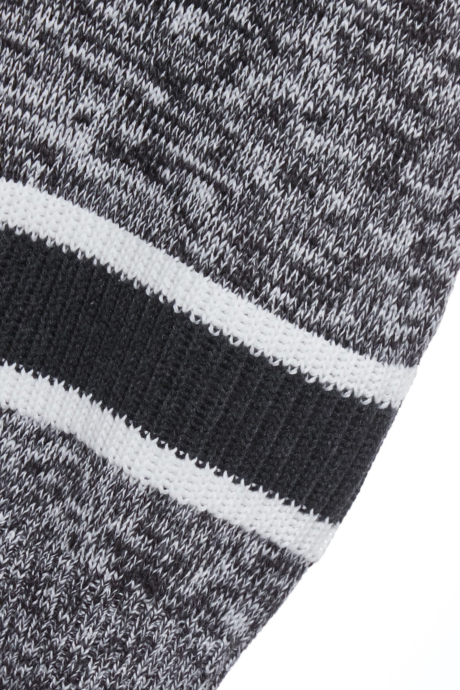 靜謐灰崁色邊針織背心靜謐灰崁色邊針織背心,V領背心,一般背心,一般背心馬甲,上班OL穿搭,秋冬穿搭,背心,針織,針織背心