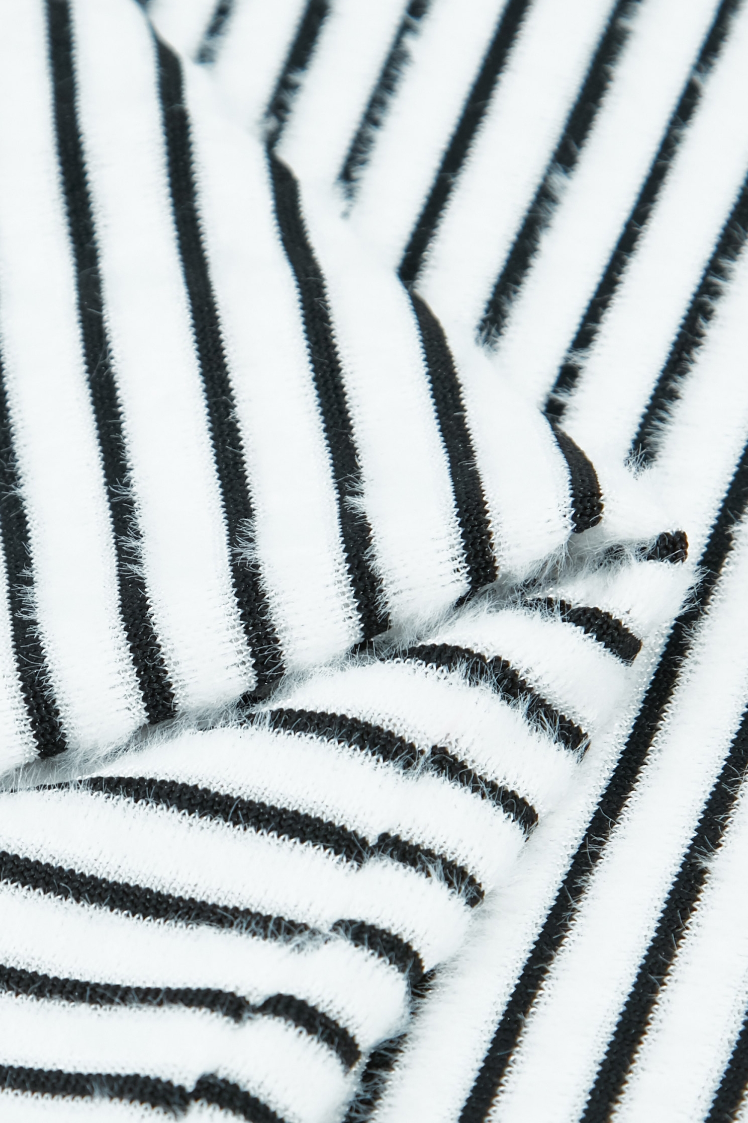 小綿羊刺繡針織上衣小綿羊刺繡針織上衣,一般背心,一般背心馬甲,上衣,刺繡,秋冬穿搭,背心,針織,針織背心