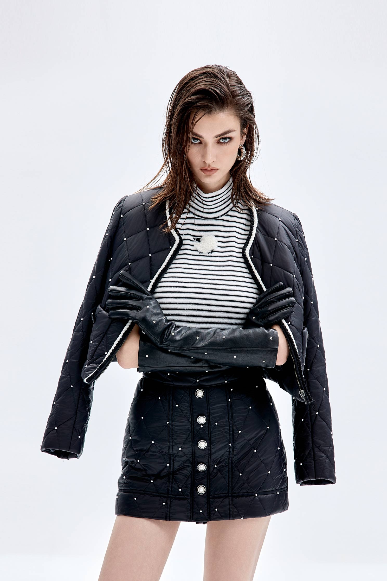 小綿羊刺繡針織上衣小綿羊刺繡針織上衣,一般背心,一般背心馬甲,上衣,刺繡,秋冬穿搭,背心,針織,針織背心