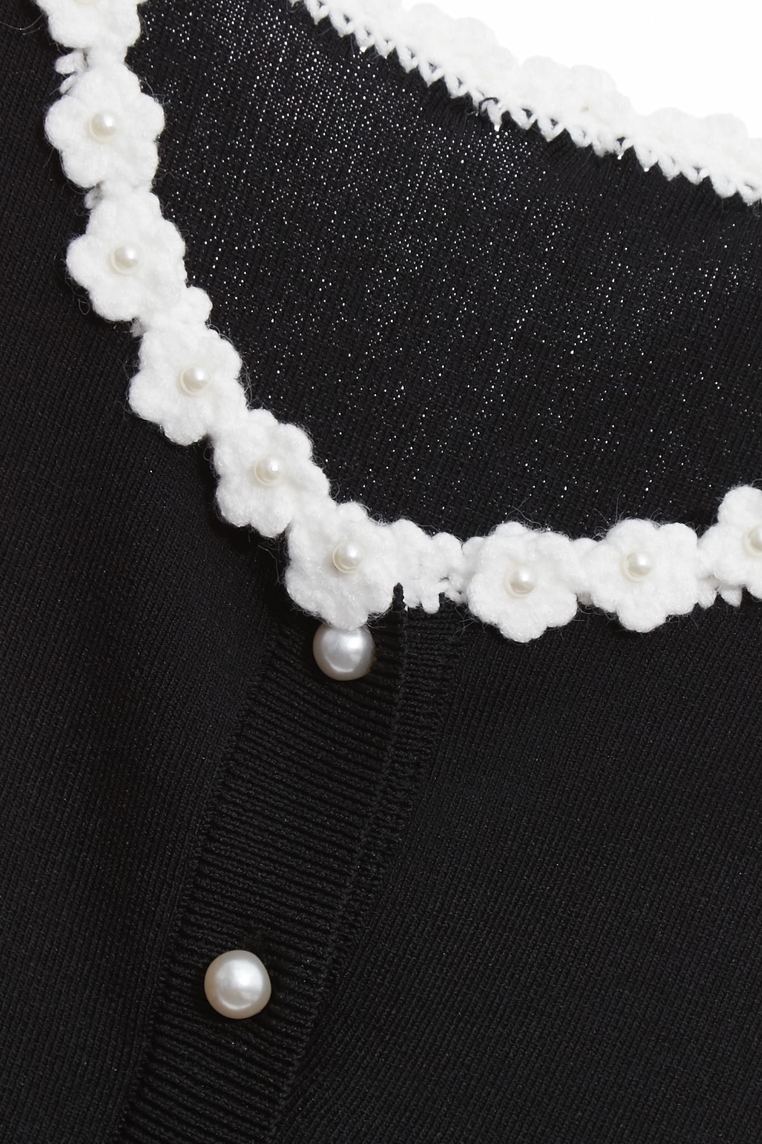 珍珠小花縫飾背心針織珍珠小花縫飾背心針織,一般背心,一般背心馬甲,上班OL穿搭,人氣商品,珍珠,秋冬穿搭,簡約穿搭,約會特輯,背心,花花世界,輕奢度假,輕奢渡假,針織