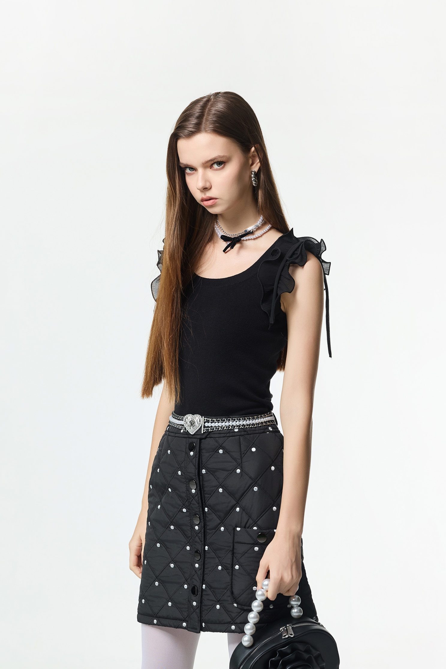 壓摺波浪荷葉背心針織壓摺波浪荷葉背心針織,一般背心,一般背心馬甲,上班OL穿搭,秋冬穿搭,約會特輯,背心,荷葉,輕奢度假,輕奢渡假,針織,針織背心,雪紡