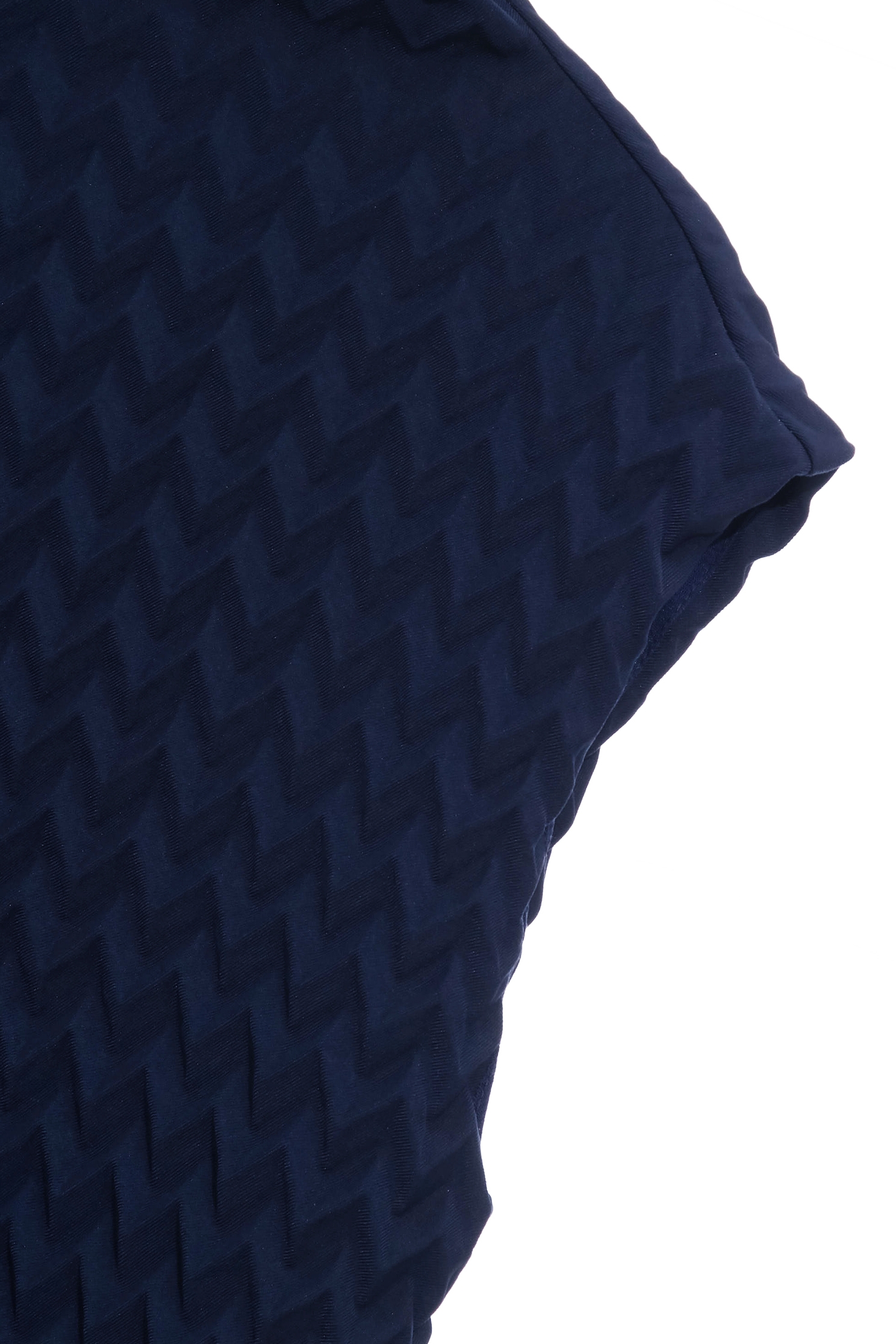 濃厚靛藍立體壓摺上衣濃厚靛藍立體壓摺上衣,上班OL穿搭,上衣,時髦成套搭配,無袖背心,秋冬穿搭,約會特輯,背心