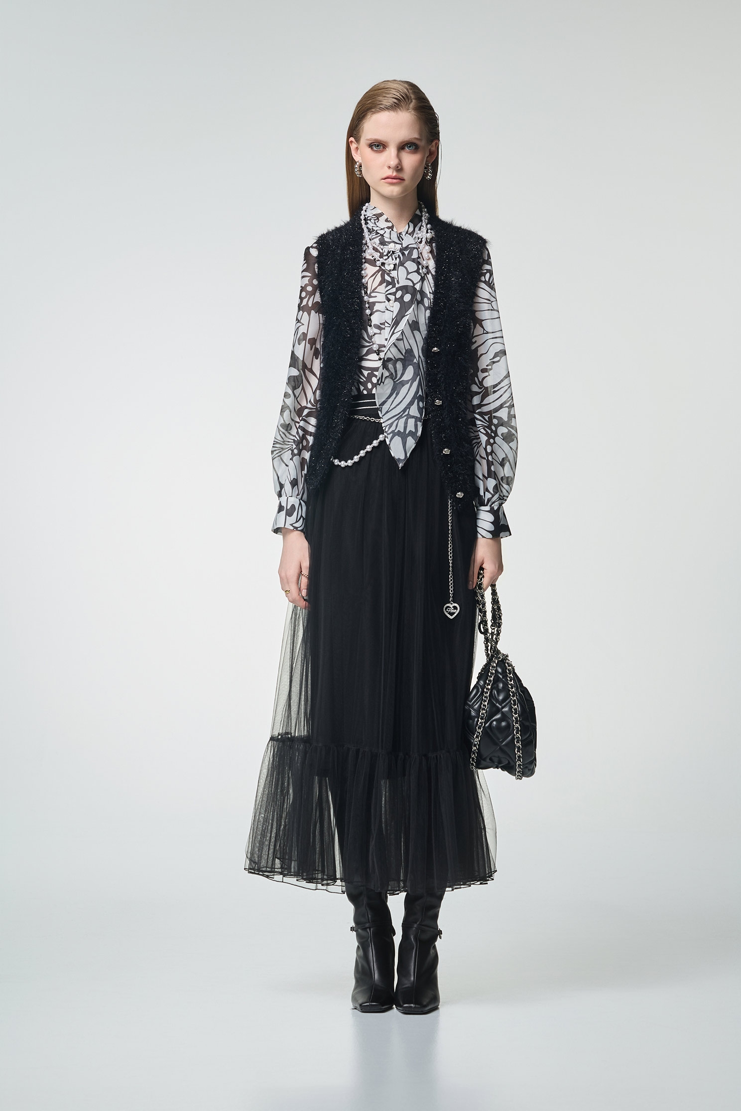 亮黑蔥紗Ｖ領針織背心亮黑蔥紗Ｖ領針織背心,V領背心,一般背心,一般背心馬甲,上班OL穿搭,秋冬穿搭,約會特輯,背心,針織,針織背心