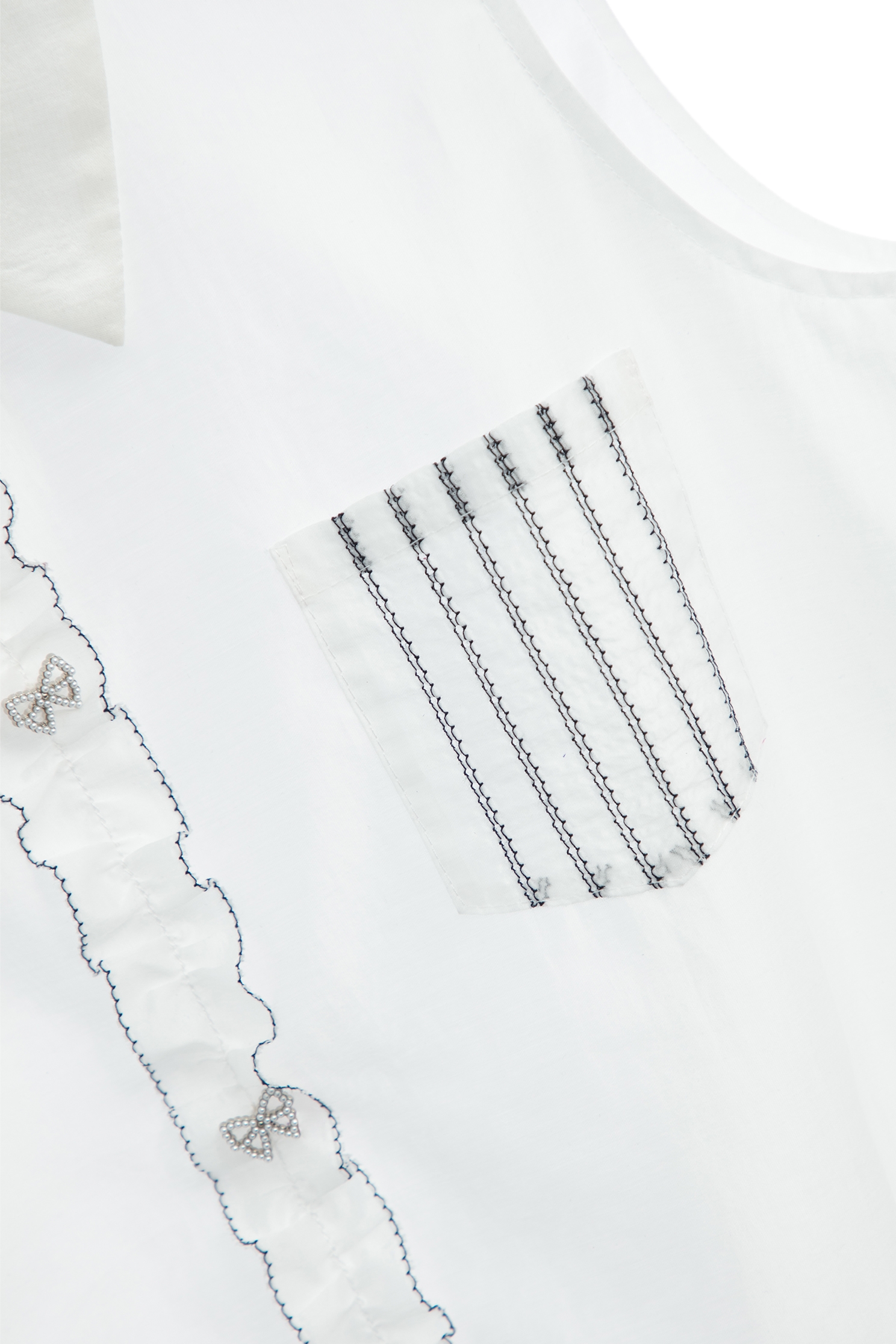 配色刺繡邊絲棉上衣配色刺繡邊絲棉上衣,一般背心,上班OL穿搭,上衣,刺繡,春夏穿搭,珍珠,白色背心,背心,蝴蝶結
