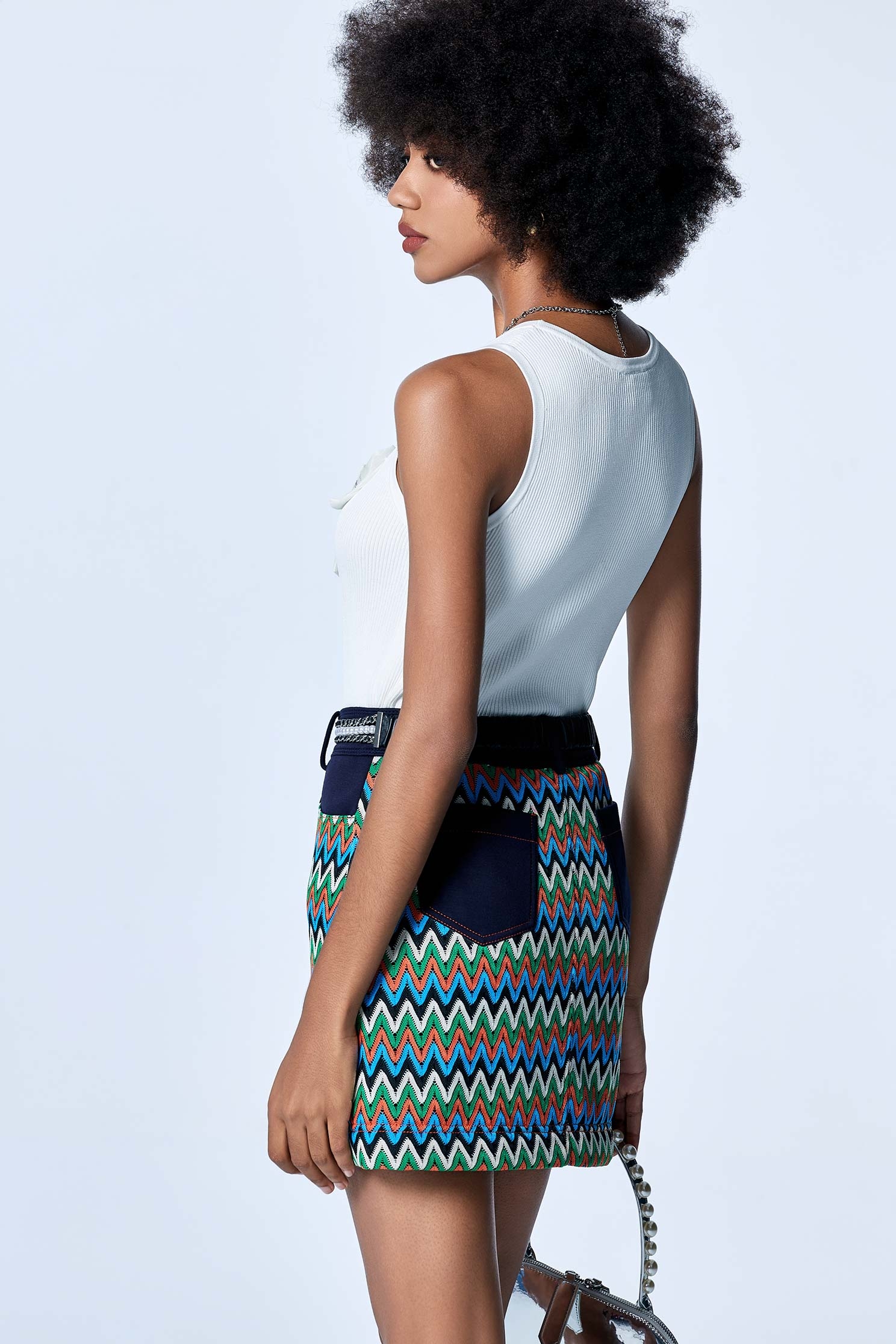 綴刺繡線蝴蝶結背心綴刺繡線蝴蝶結背心,一般背心,一般背心馬甲,刺繡,春夏穿搭,白色背心,背心,蝴蝶結,針織,針織背心