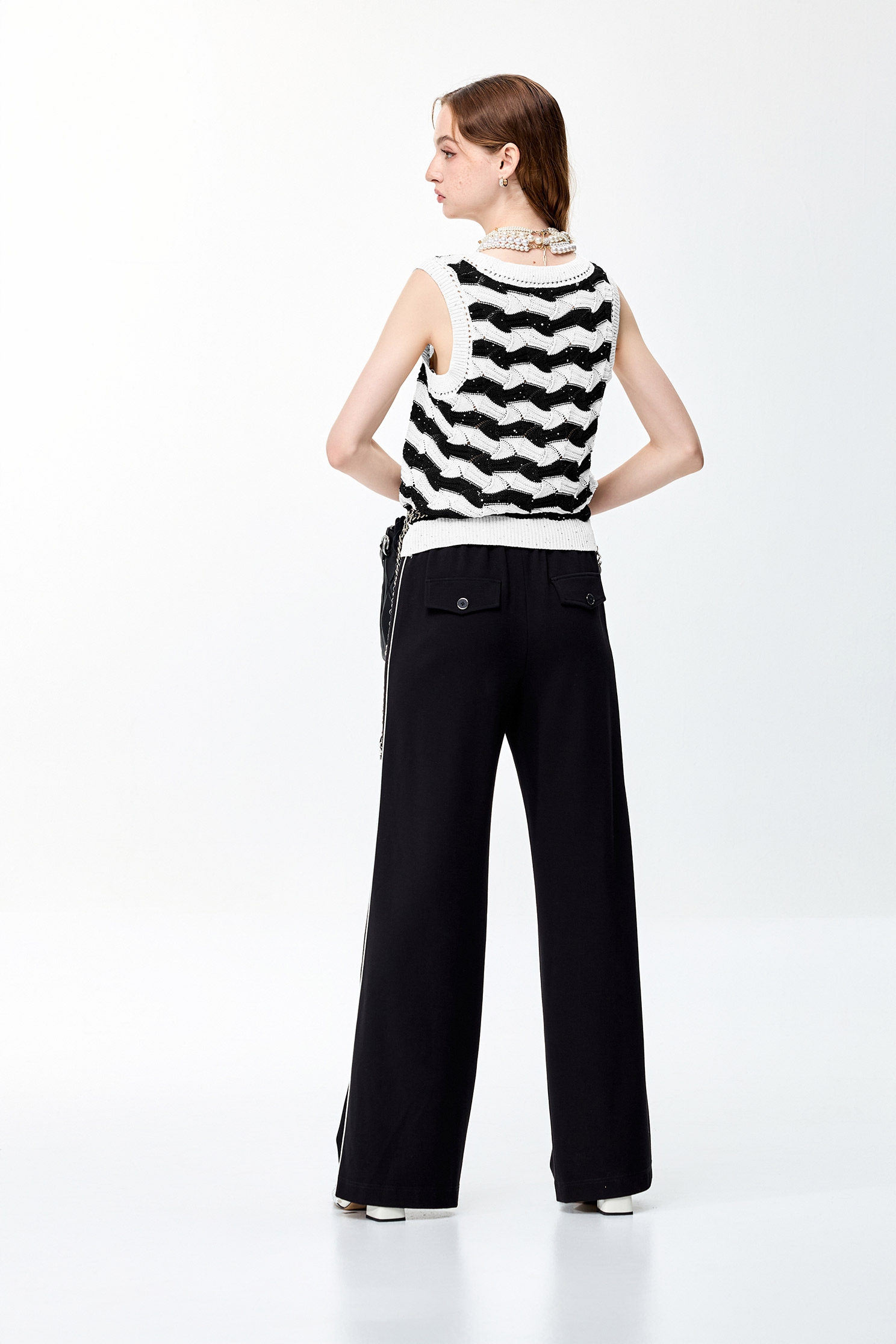 崁亮片波紋針織背心崁亮片波紋針織背心,一般背心,一般背心馬甲,上衣,春夏穿搭,條紋,背心,針織,針織背心