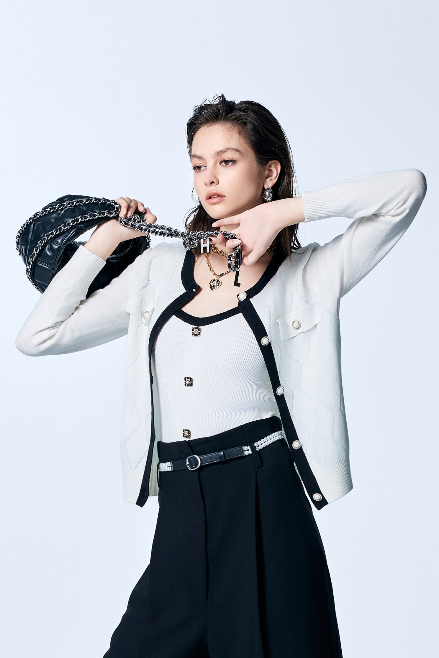 細坑條黑白配色針織背心細坑條黑白配色針織背心,一般背心,一般背心馬甲,春夏穿搭,白色背心,背心,針織,針織背心