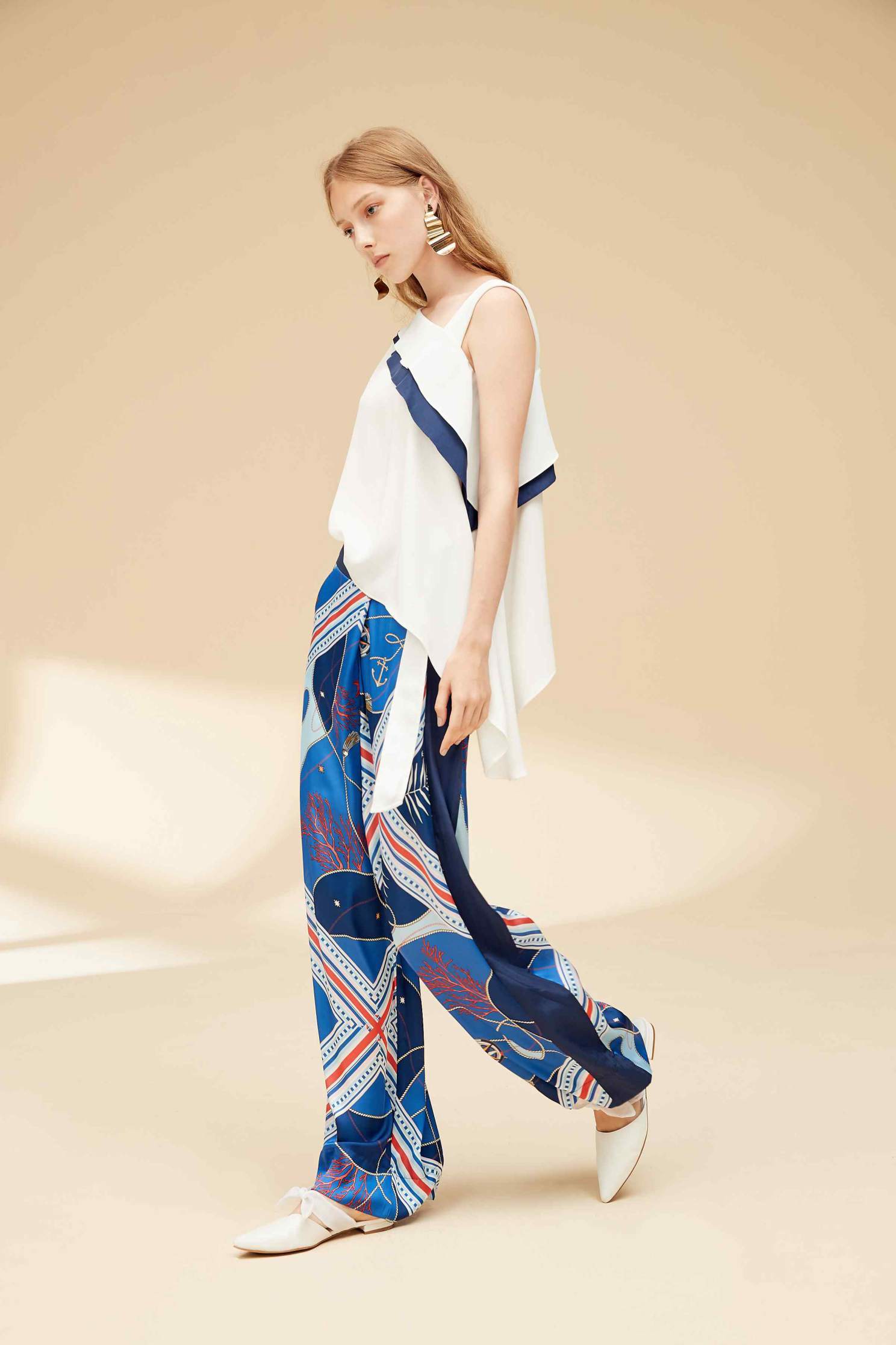 Irregular one shoulder vest,whitevest,vest