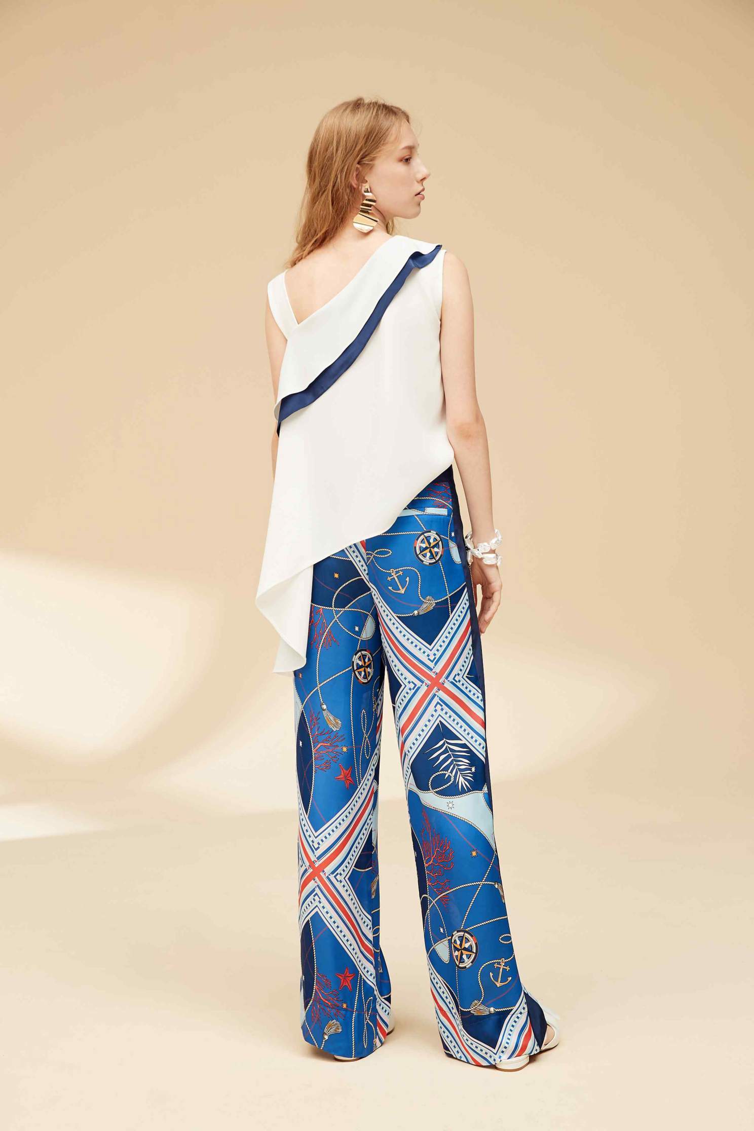 Irregular one shoulder vest,whitevest,vest