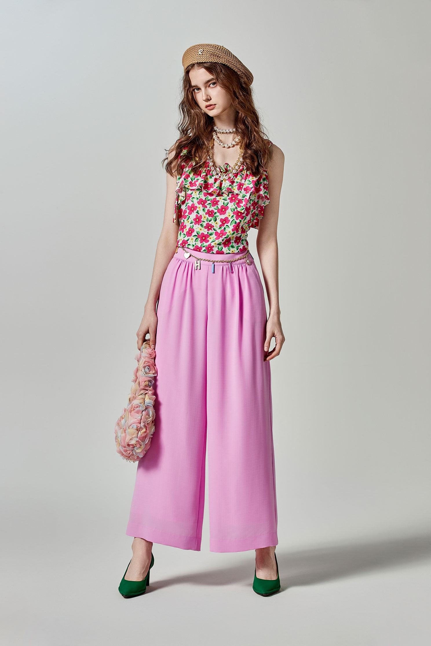 多巴鞍花卉印花上衣多巴鞍花卉印花上衣,一般背心,一般背心馬甲,上衣,春夏穿搭,約會特輯,背心,荷葉,蝴蝶結