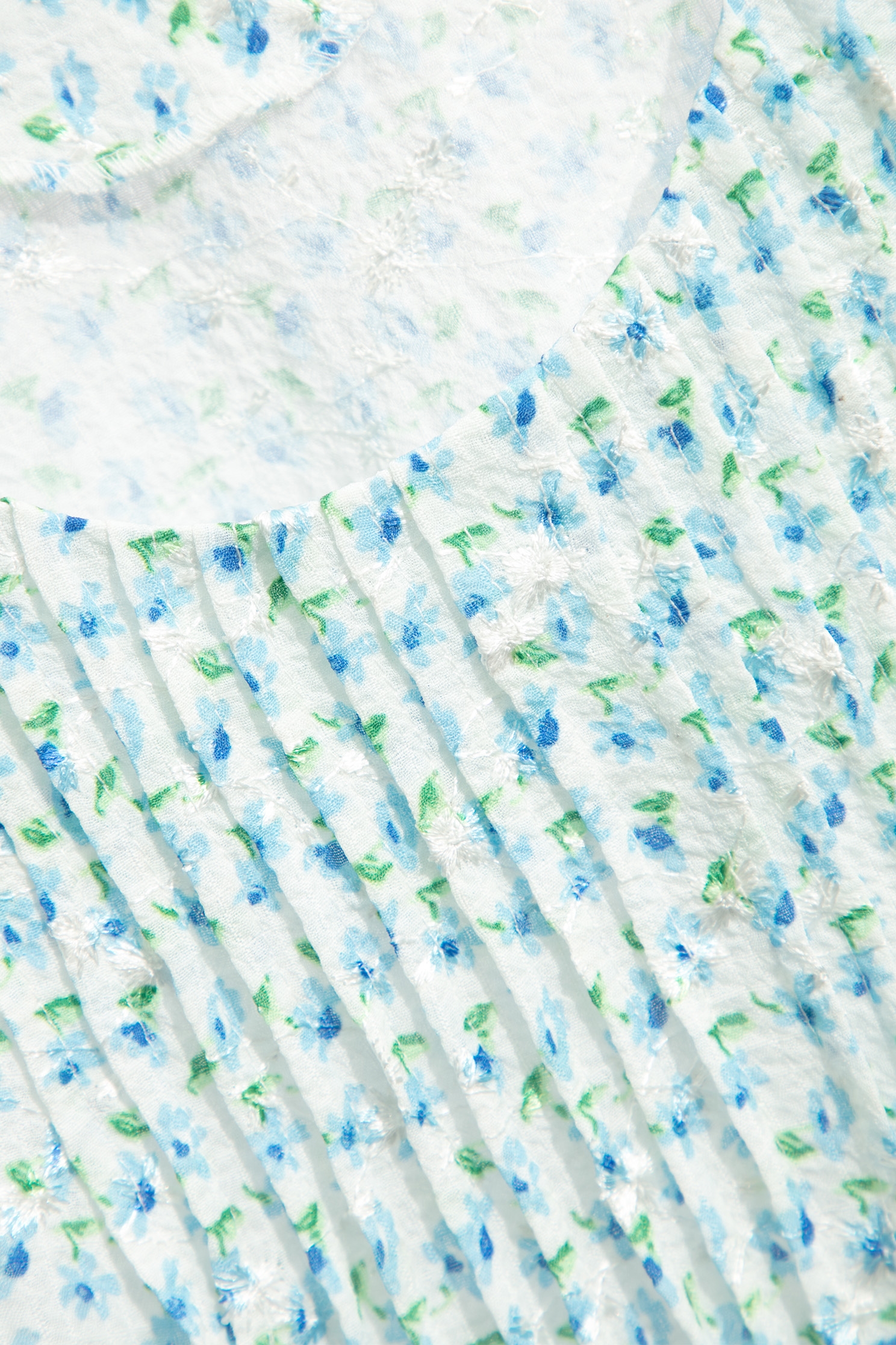 波西米亞渡假風上衣波西米亞渡假風上衣,V領背心,一般背心,一般背心馬甲,上衣,刺繡,春夏穿搭,約會特輯,背心,花花世界,荷葉