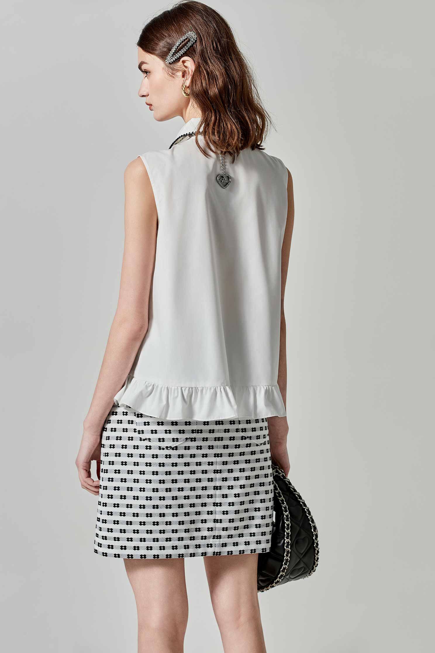 跳色刺繡門襟上衣跳色刺繡門襟上衣,一般背心,一般背心馬甲,上衣,刺繡,春夏穿搭,白色背心,背心,荷葉