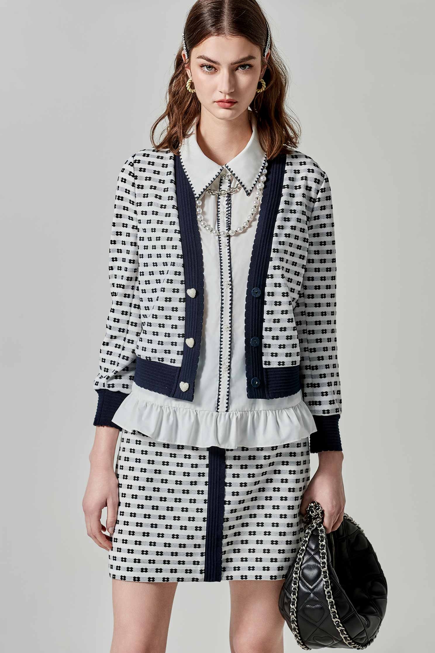 跳色刺繡門襟上衣跳色刺繡門襟上衣,一般背心,一般背心馬甲,上衣,刺繡,春夏穿搭,白色背心,背心,荷葉