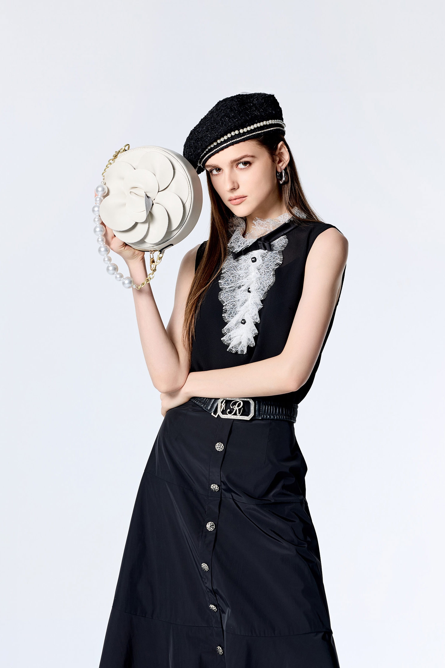 黑白拼接睫毛蕾絲雪紡背心黑白拼接睫毛蕾絲雪紡背心,一般背心,一般背心馬甲,人氣商品,春夏穿搭,白色背心,背心,蕾絲,蕾絲上衣,蕾絲背心,蝴蝶結,雪紡