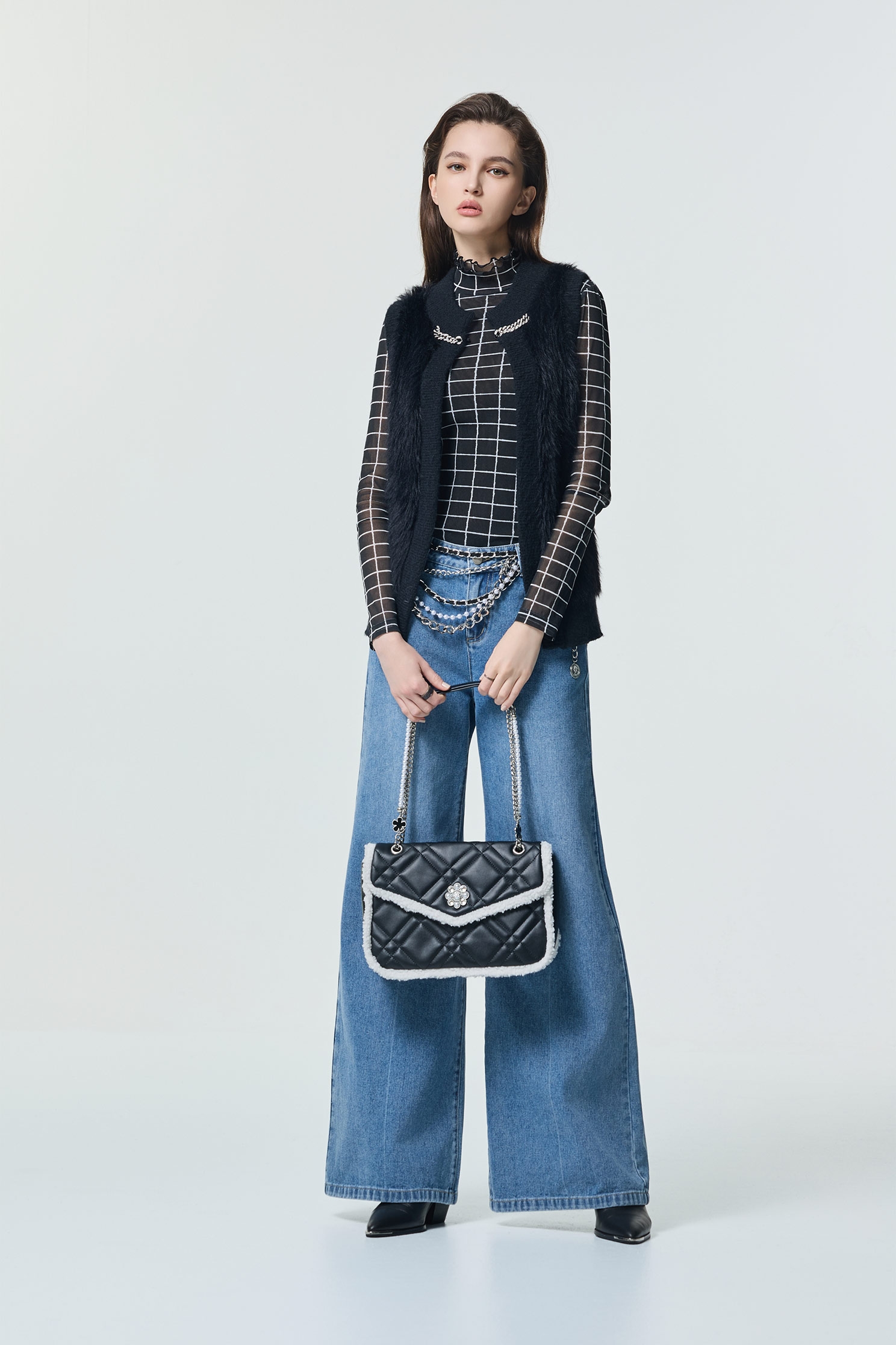 仿貂毛彈性針織背心仿貂毛彈性針織背心,一般背心,一般背心馬甲,上班OL穿搭,秋冬穿搭,簡約穿搭,背心,針織,針織背心