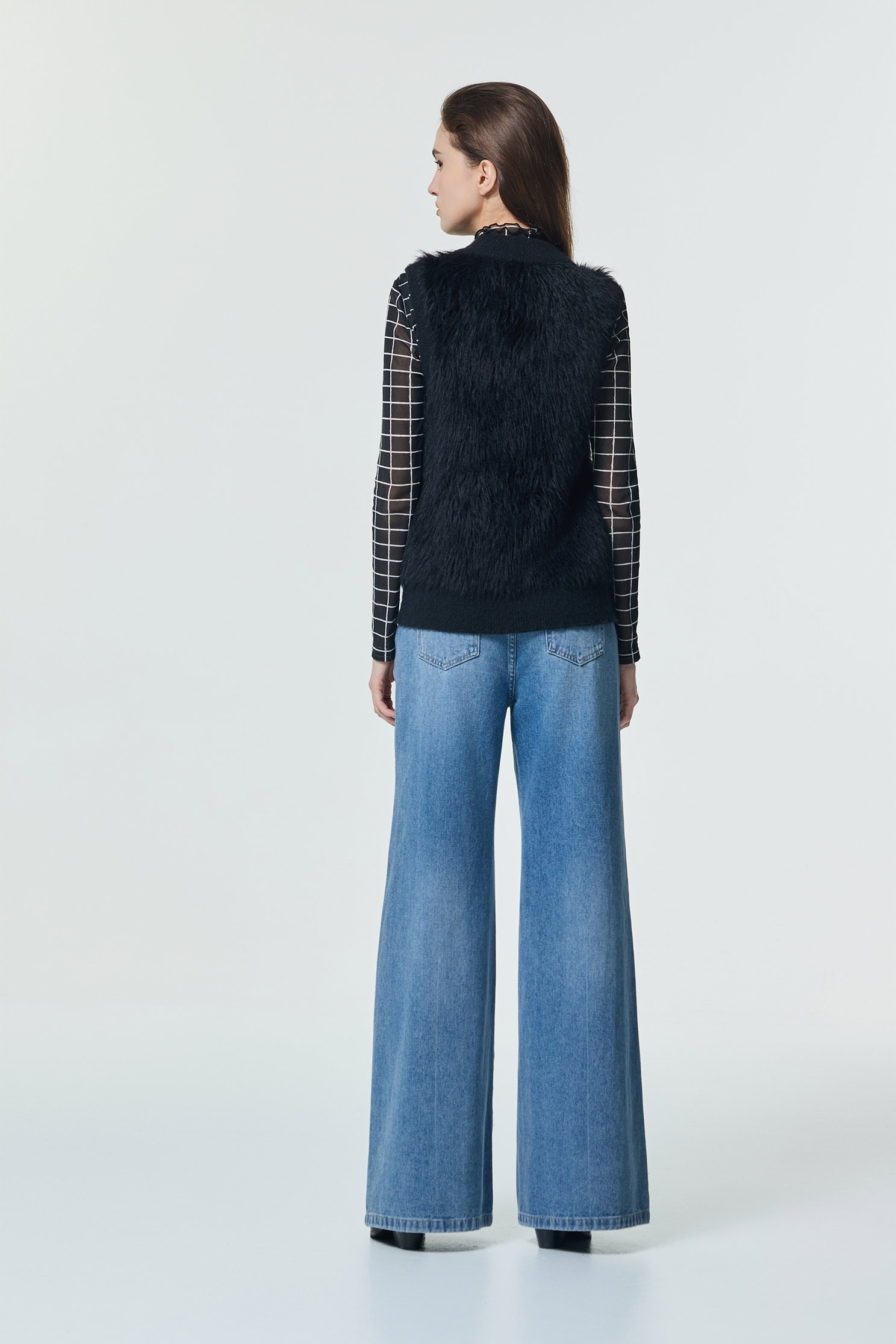 仿貂毛彈性針織背心仿貂毛彈性針織背心,一般背心,一般背心馬甲,上班OL穿搭,秋冬穿搭,簡約穿搭,背心,針織,針織背心