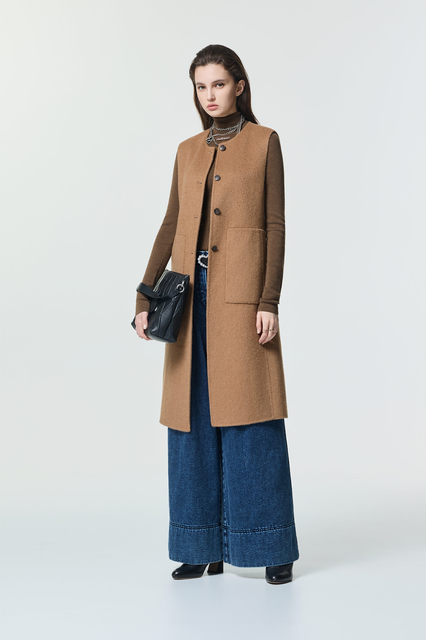 雌鹿色駝絨背心式長版大衣雌鹿色駝絨背心式長版大衣,一般背心,一般背心馬甲,上班OL穿搭,人氣商品,春夏穿搭,無袖背心,背心,長大衣