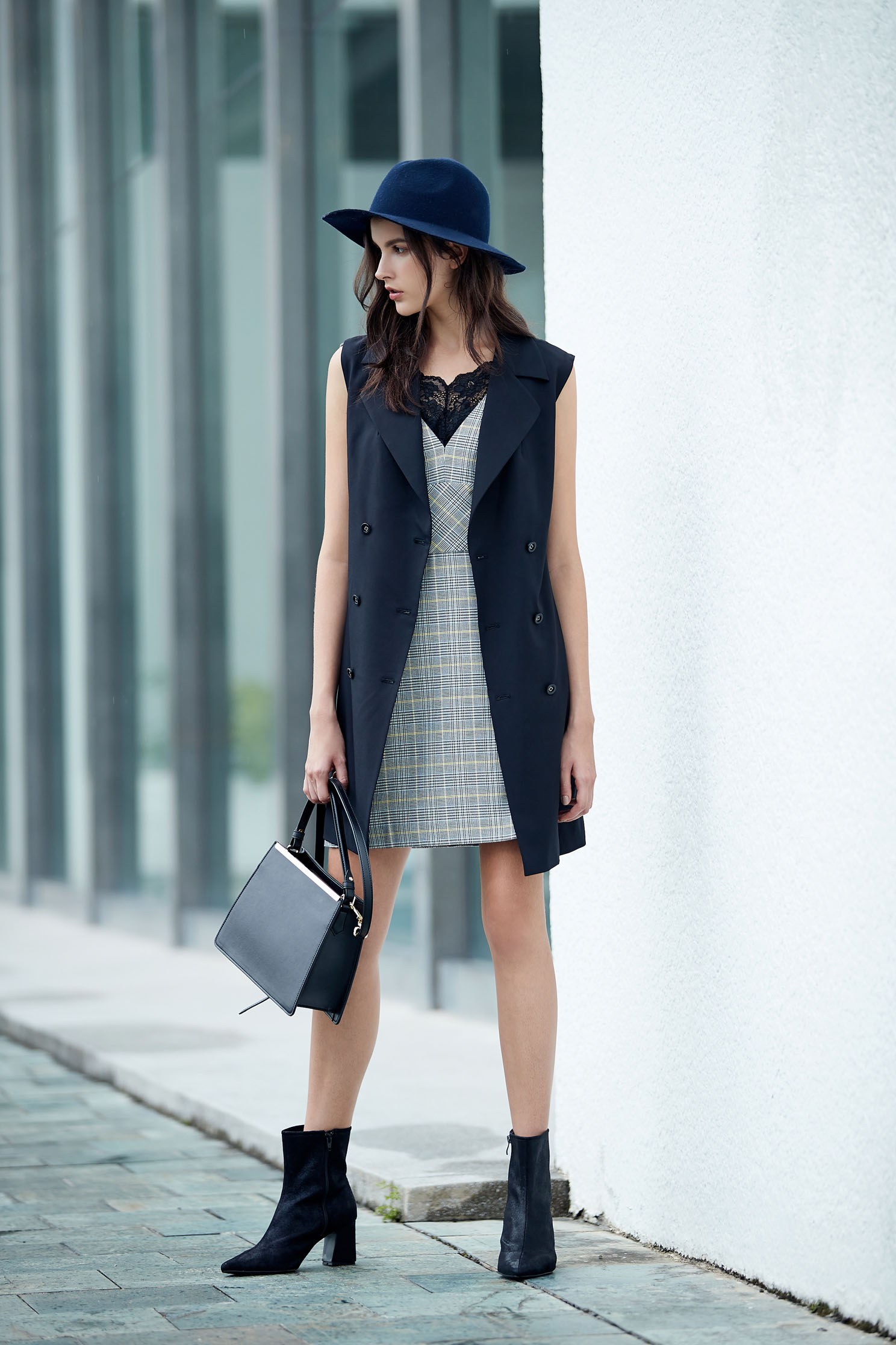 Classic double-breasted trench coat,outerwear,vest,vest,windbreaker,blackvest