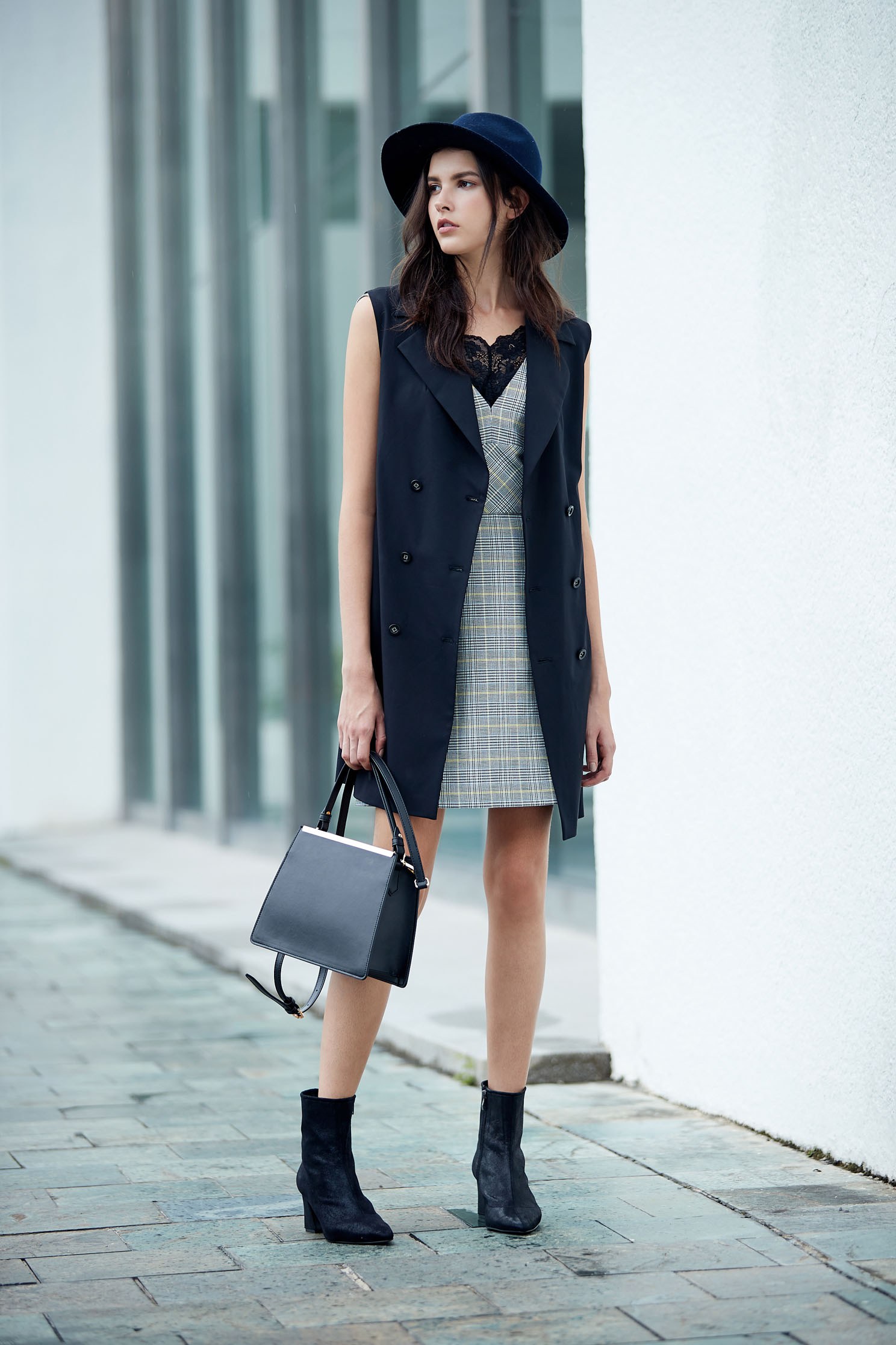 Classic double-breasted trench coat,outerwear,vest,vest,windbreaker,blackvest
