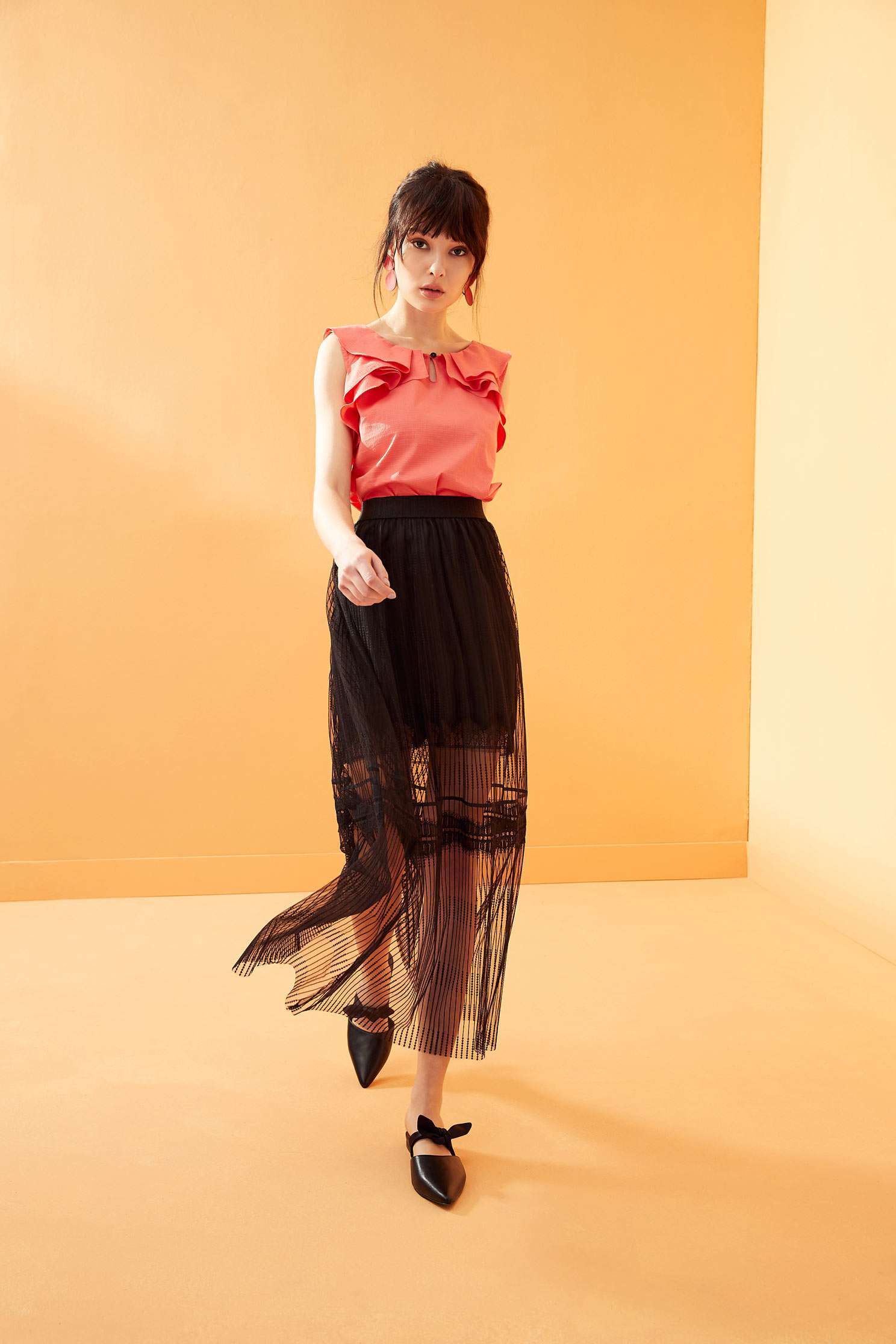 Ruffle fashion vest