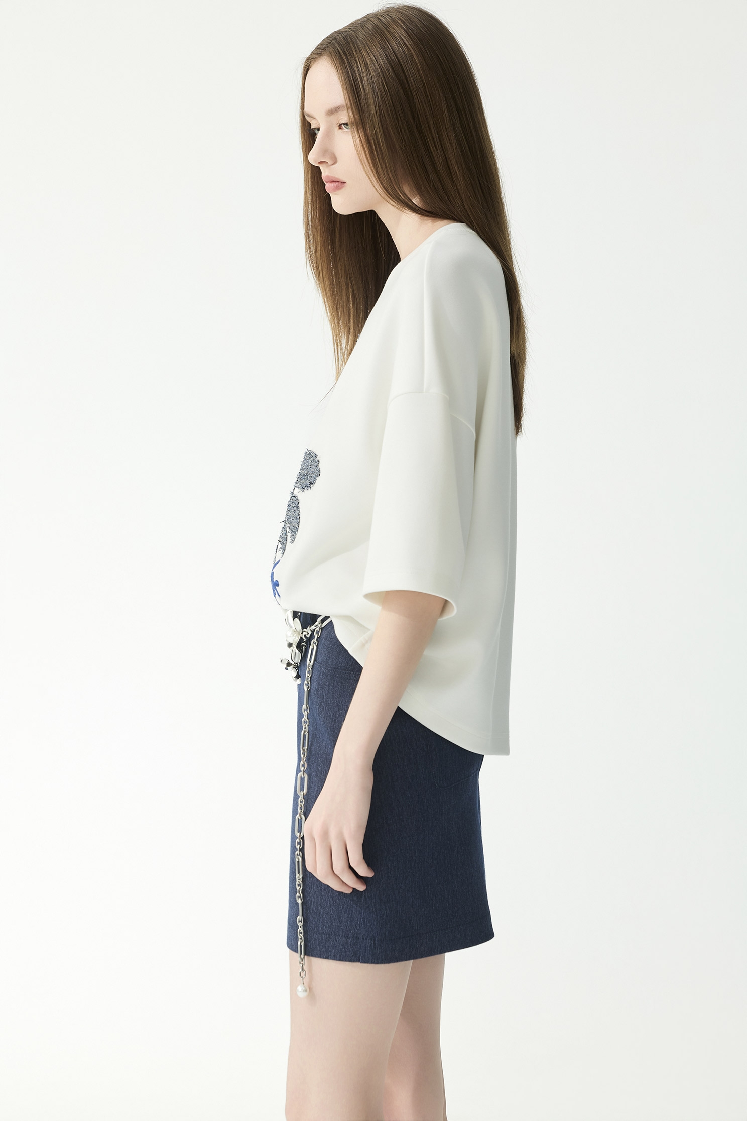 花卉貼布刺繡Ｔ恤上衣花卉貼布刺繡Ｔ恤上衣,上衣,人氣商品,刺繡,春夏穿搭,白色上衣