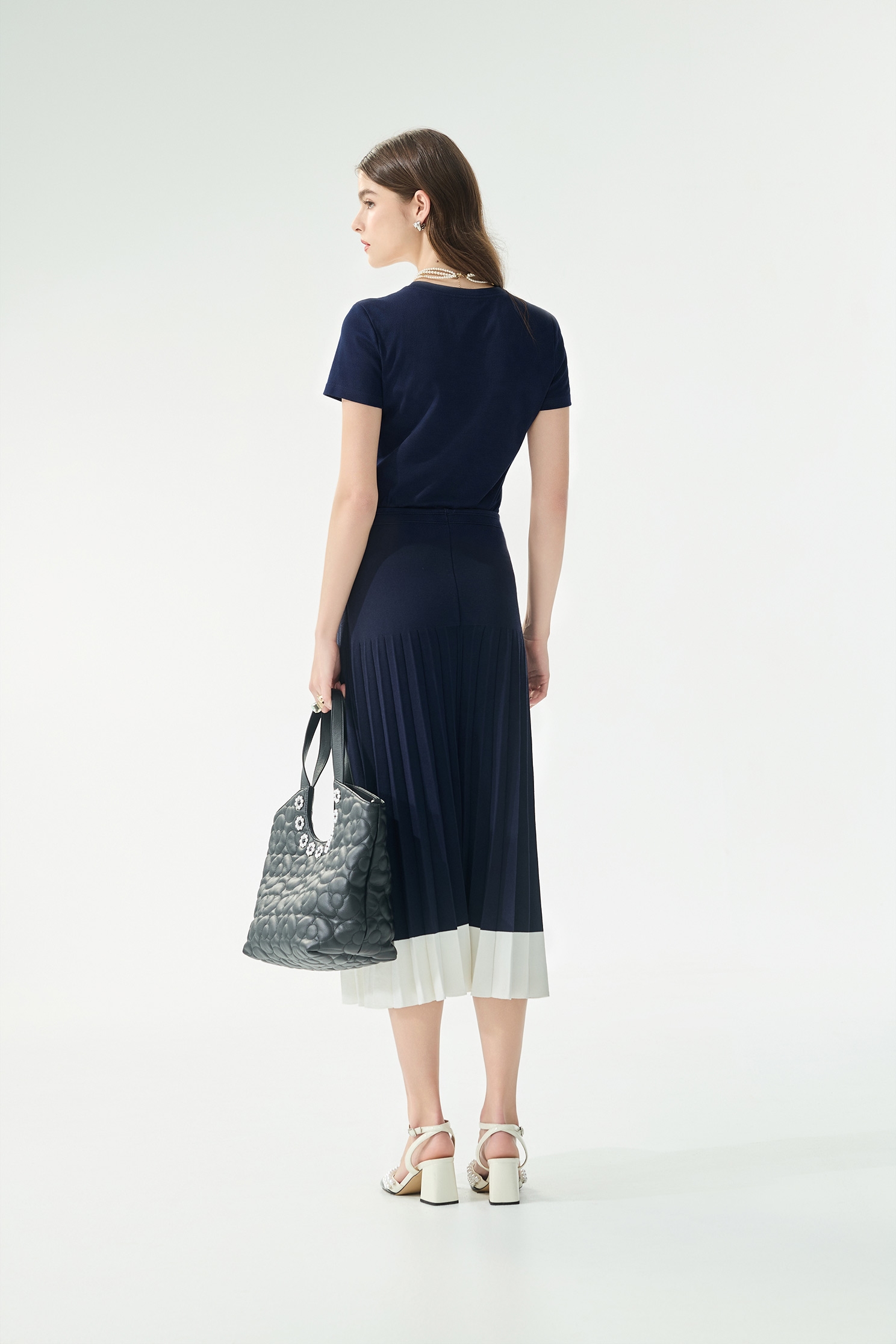 配色花瓣邊口袋Ｔ恤上衣配色花瓣邊口袋Ｔ恤上衣,上衣,春夏穿搭,白色上衣,純棉,蕾絲