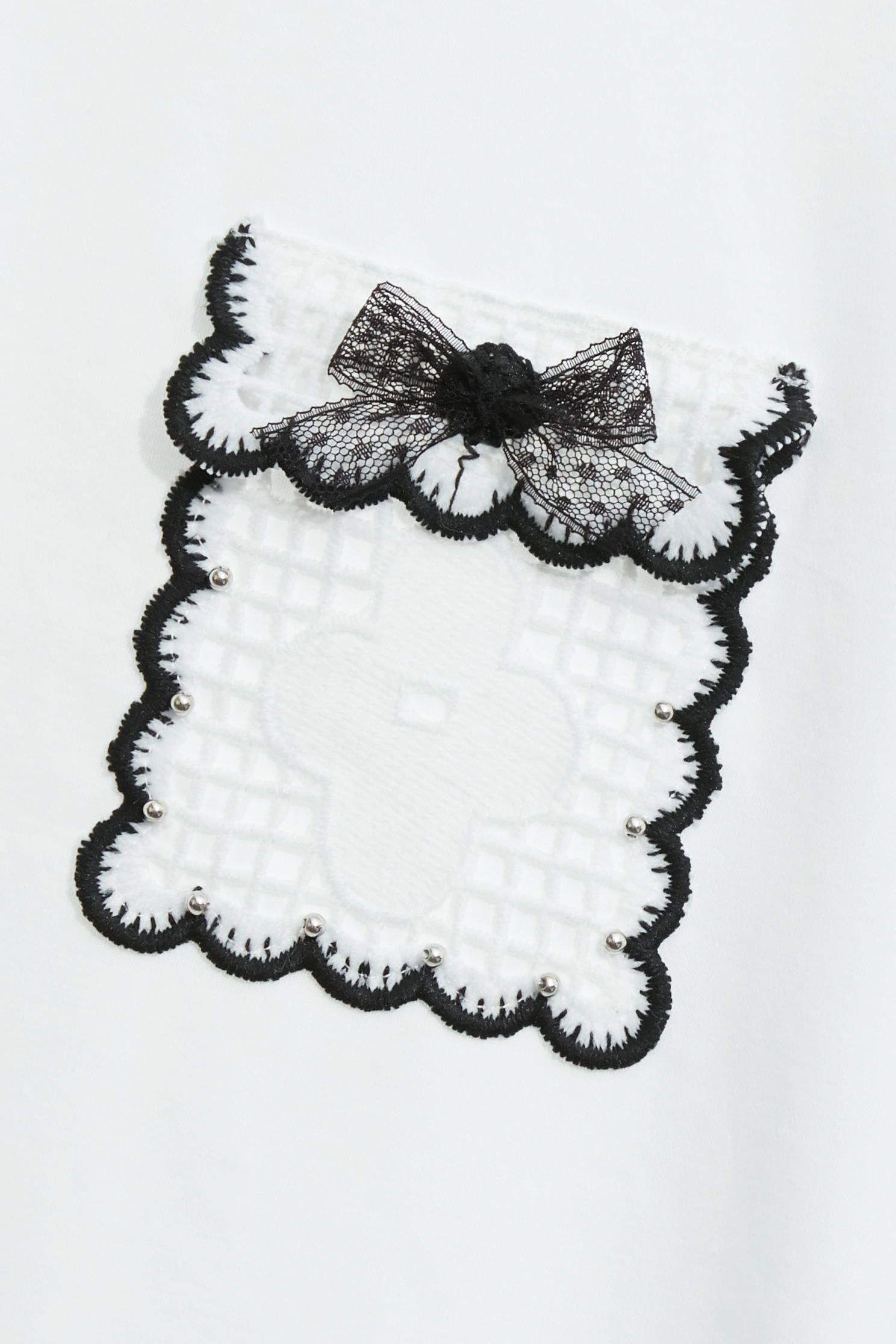 配色花瓣邊口袋Ｔ恤上衣配色花瓣邊口袋Ｔ恤上衣,上衣,春夏穿搭,白色上衣,純棉,蕾絲