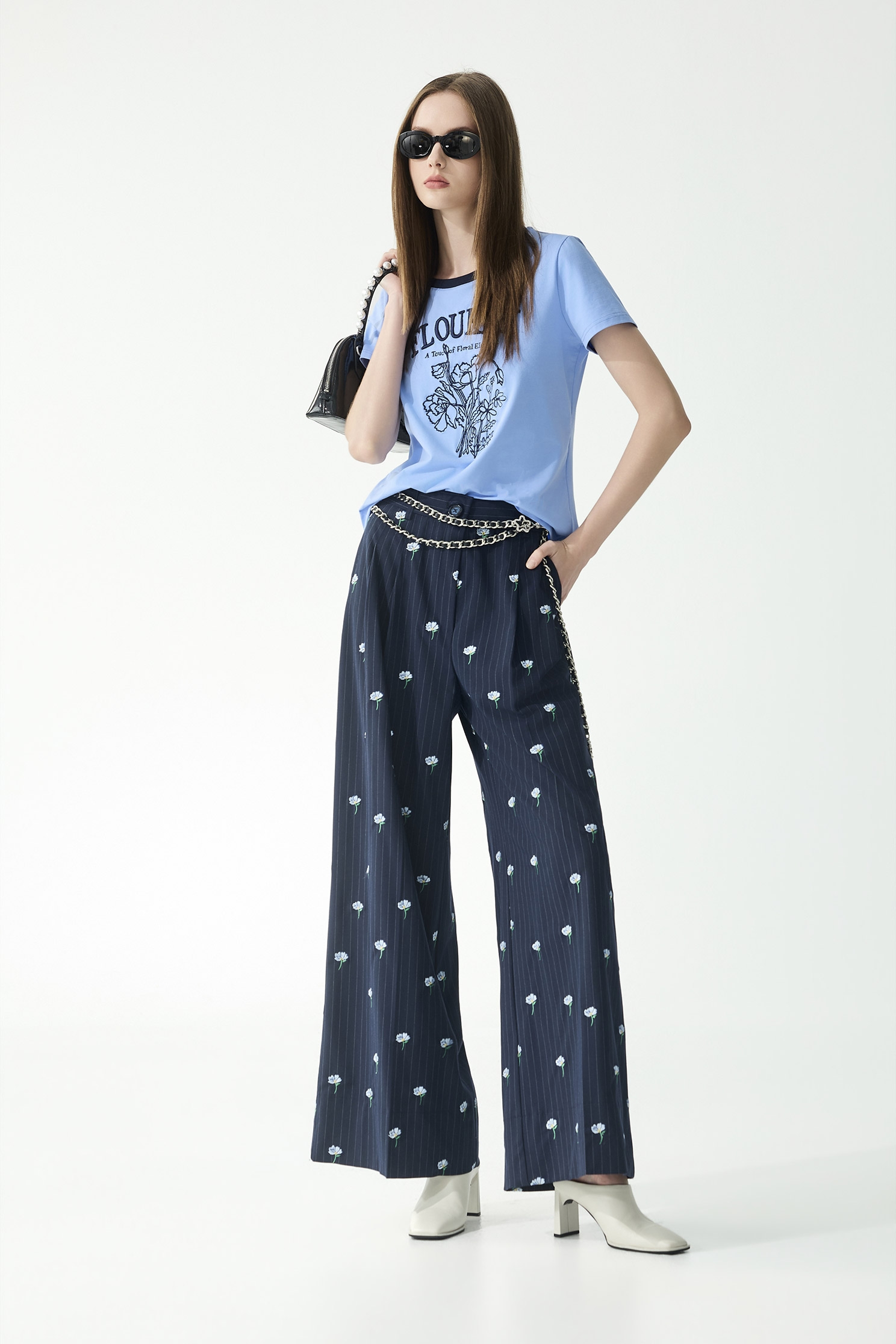 繁茂花園刺繡Ｔ恤上衣繁茂花園刺繡Ｔ恤上衣,上衣,刺繡,春夏穿搭