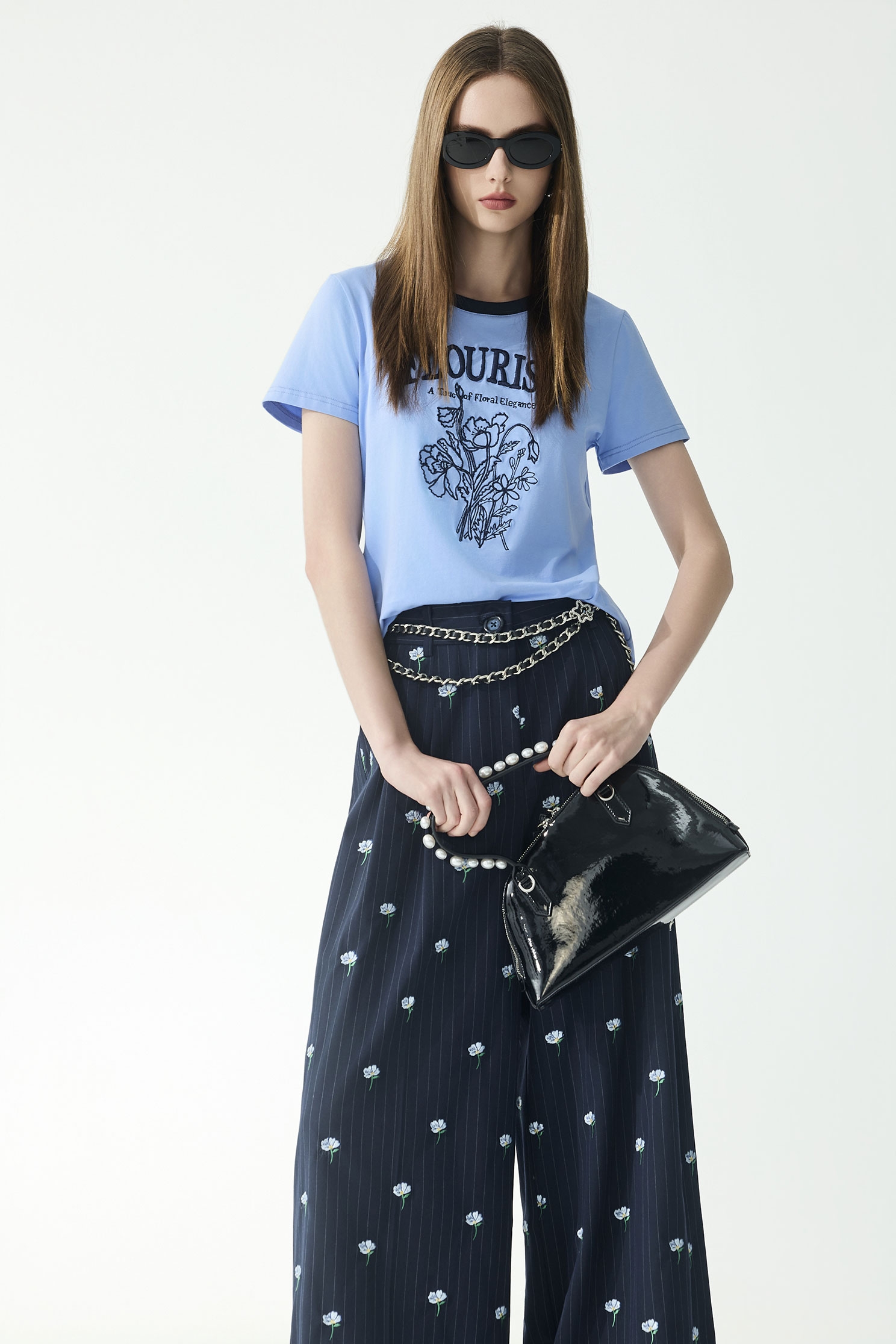 繁茂花園刺繡Ｔ恤上衣繁茂花園刺繡Ｔ恤上衣,上衣,刺繡,春夏穿搭