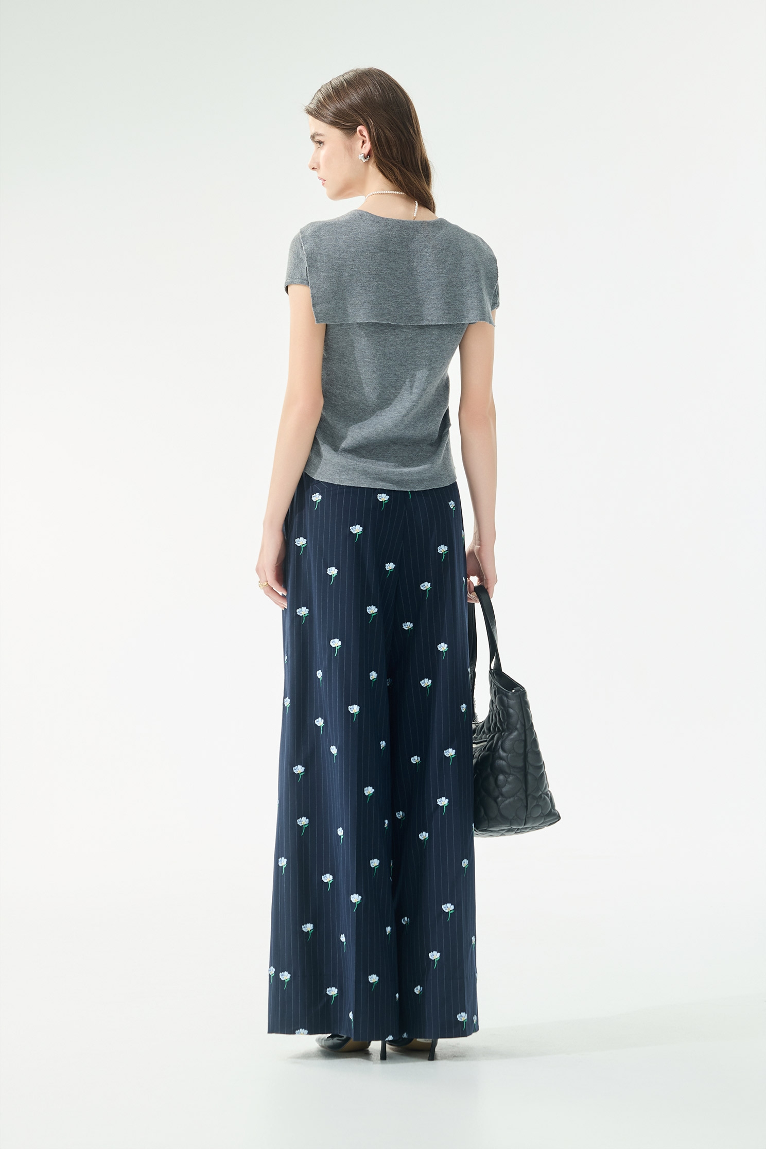 終極灰海軍領針織上衣終極灰海軍領針織上衣,上衣,人氣商品,春夏穿搭,針織,針織衫