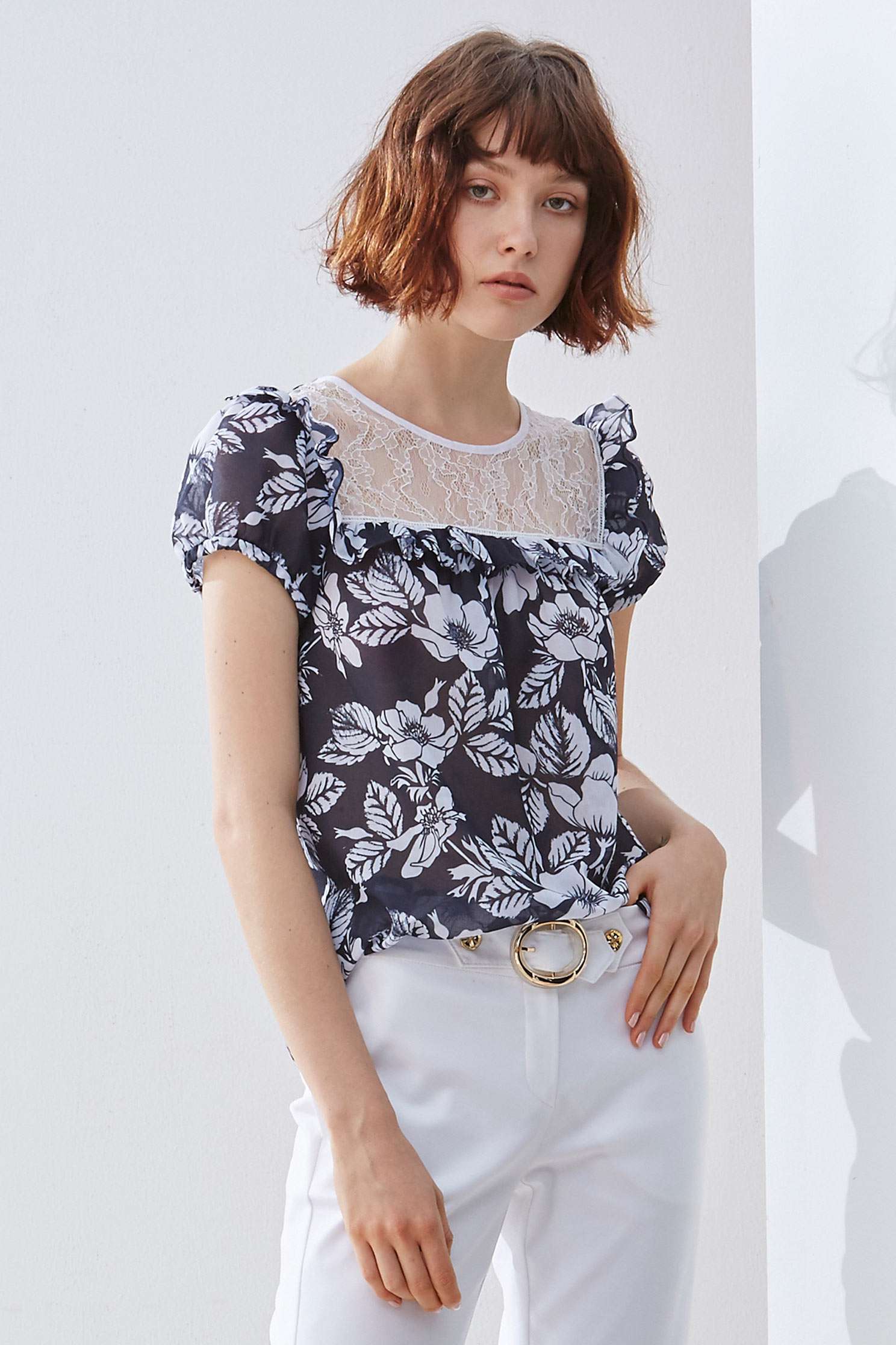 Elegant lace stitching classic top,top,shortsleevetop,lace,lacedtop