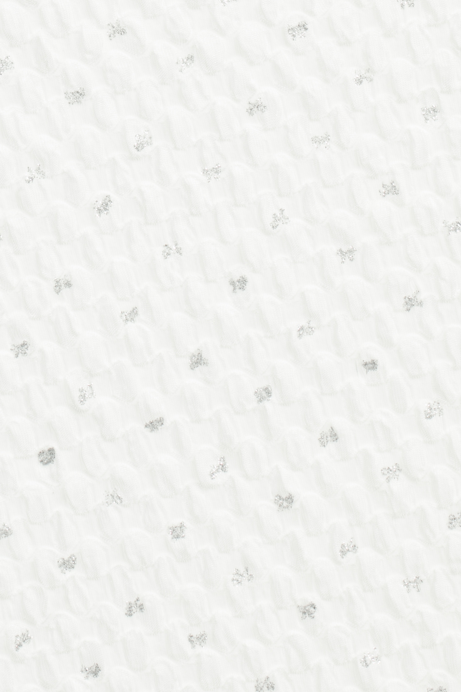 綴銀蔥立體紋上衣綴銀蔥立體紋上衣,上衣,春夏穿搭,白色上衣