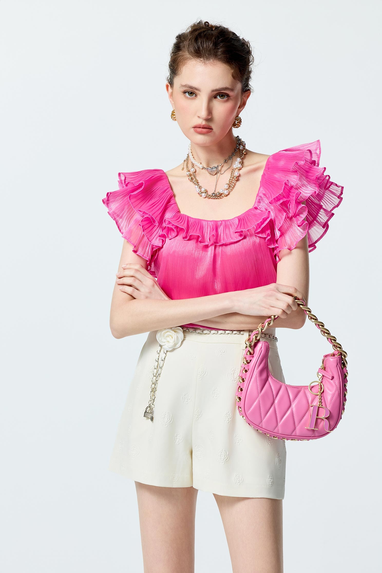 光澤閃粉色荷葉上衣光澤閃粉色荷葉上衣,上衣,春夏穿搭,約會特輯,荷葉