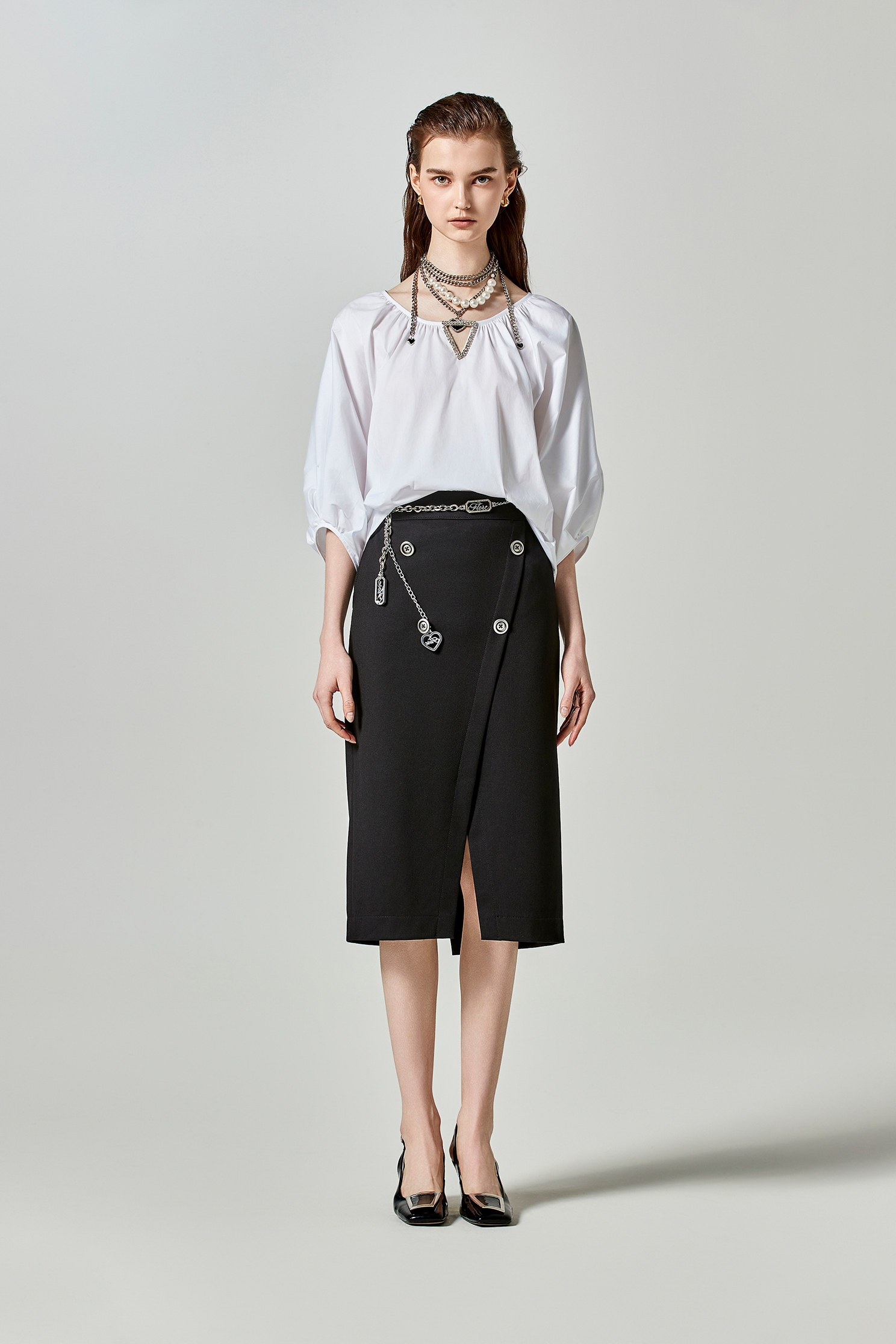 連袖廓形三角鑽鍊大襯衫連袖廓形三角鑽鍊大襯衫,上衣,春夏穿搭,白色上衣