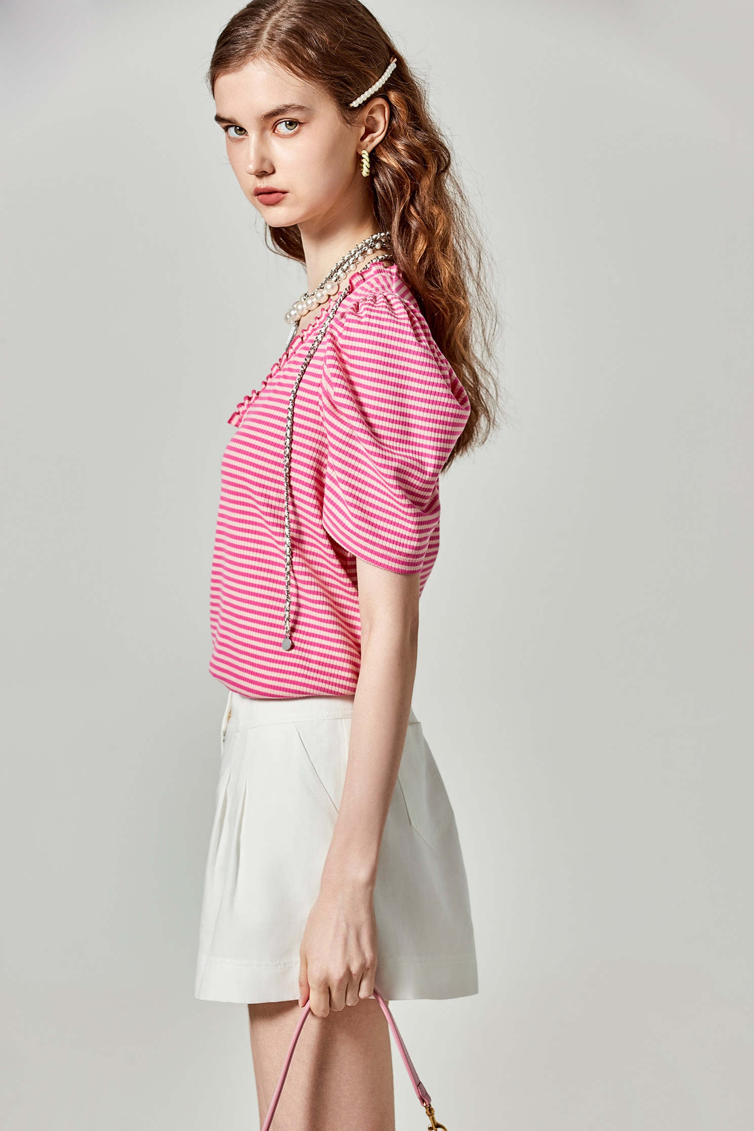 荷葉羅紋領單品上衣荷葉羅紋領單品上衣,上衣,春夏穿搭,條紋,荷葉,針織