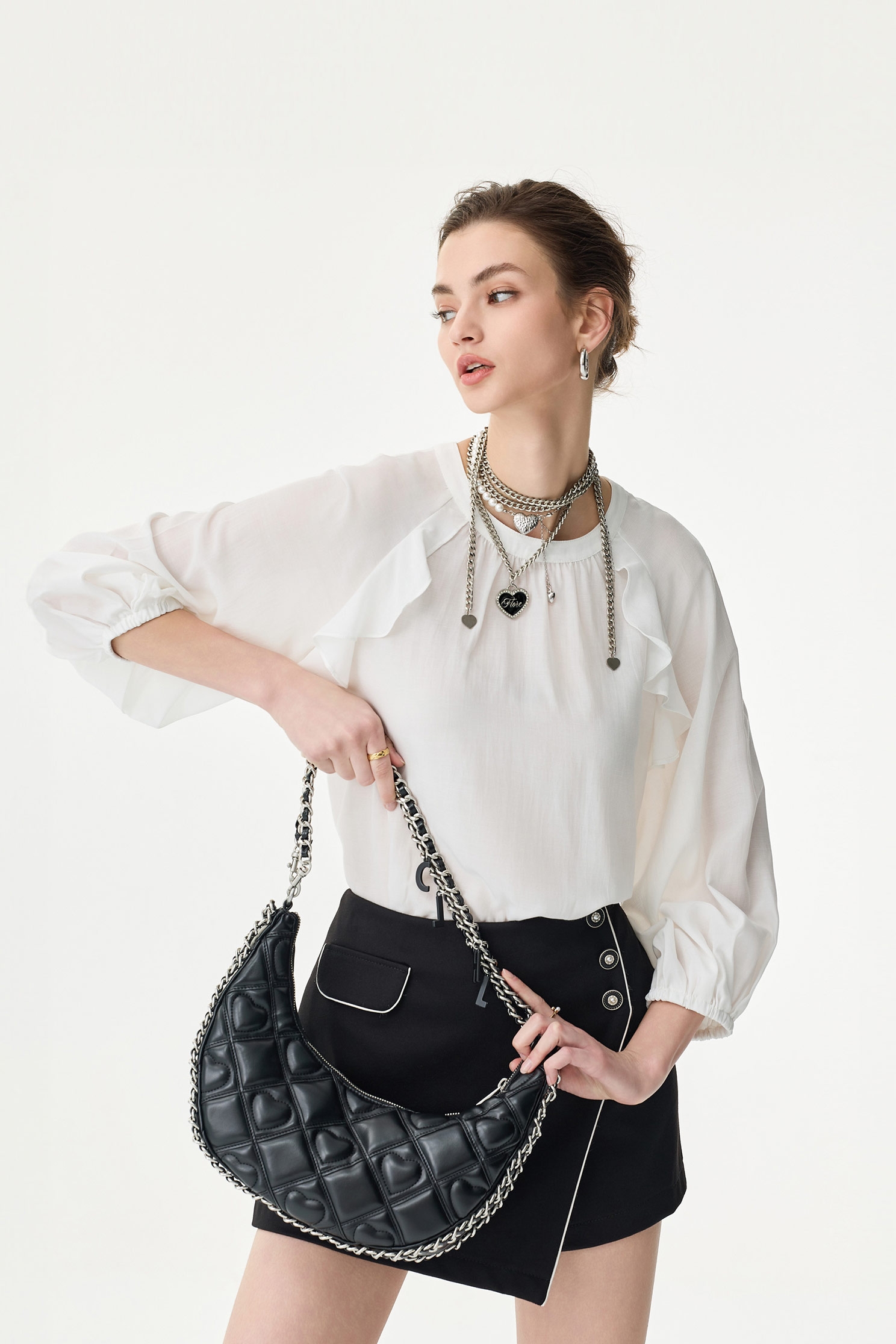 輕盈荷葉單品上衣輕盈荷葉單品上衣,上衣,春夏穿搭,白色上衣,荷葉