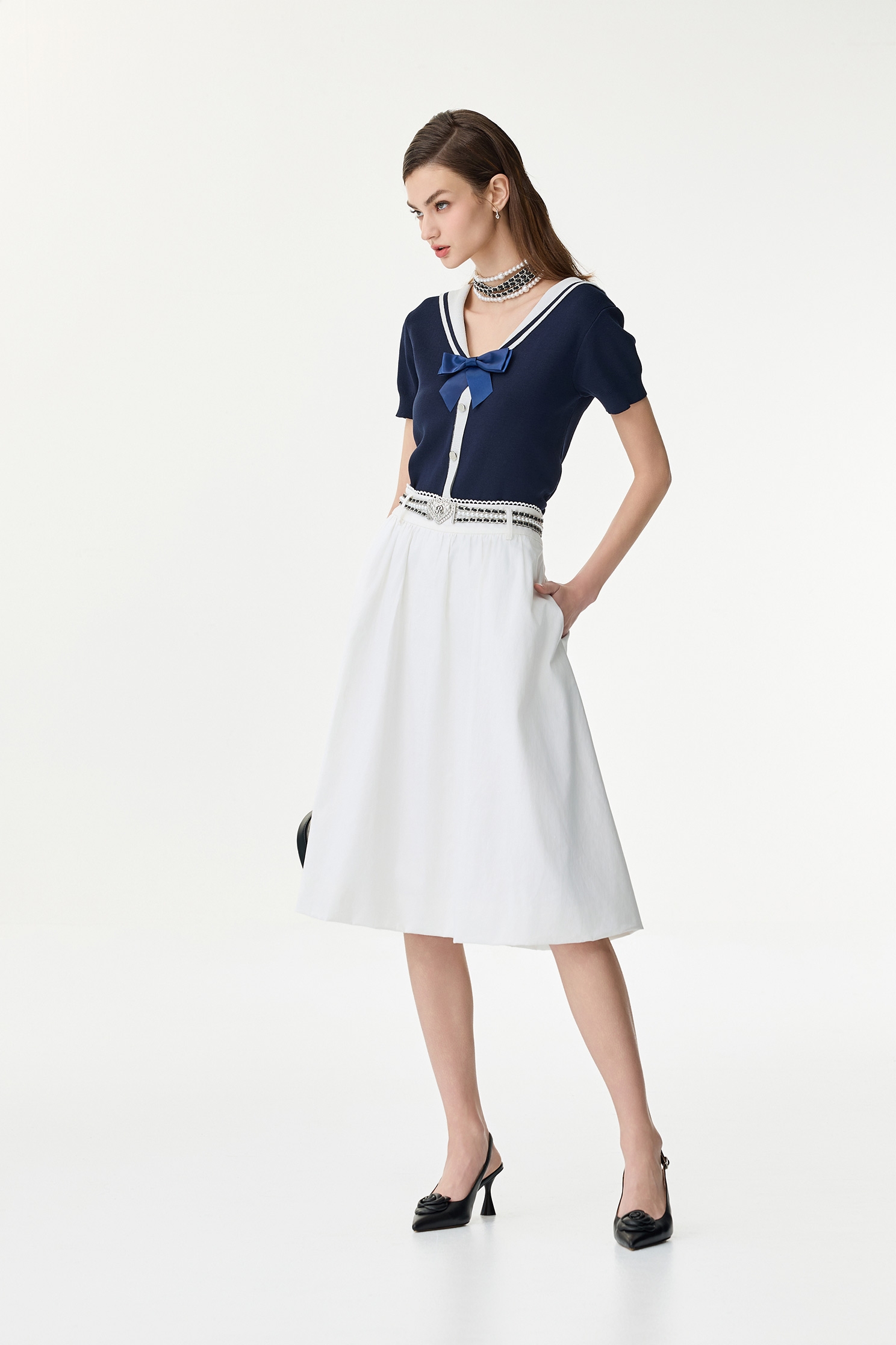 海洋洞穴色水手領針織海洋洞穴色水手領針織,V領上衣,上衣,人氣商品,春夏穿搭,珍珠,約會特輯,蝴蝶結,針織,針織上衣,針織衫