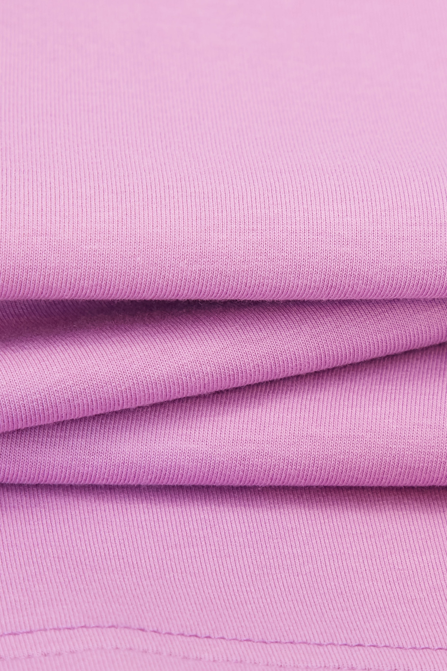 紫花西番蓮色偽T恤上衣紫花西番蓮色偽T恤上衣,T恤,V領上衣,上衣,春夏穿搭,約會特輯,花花世界