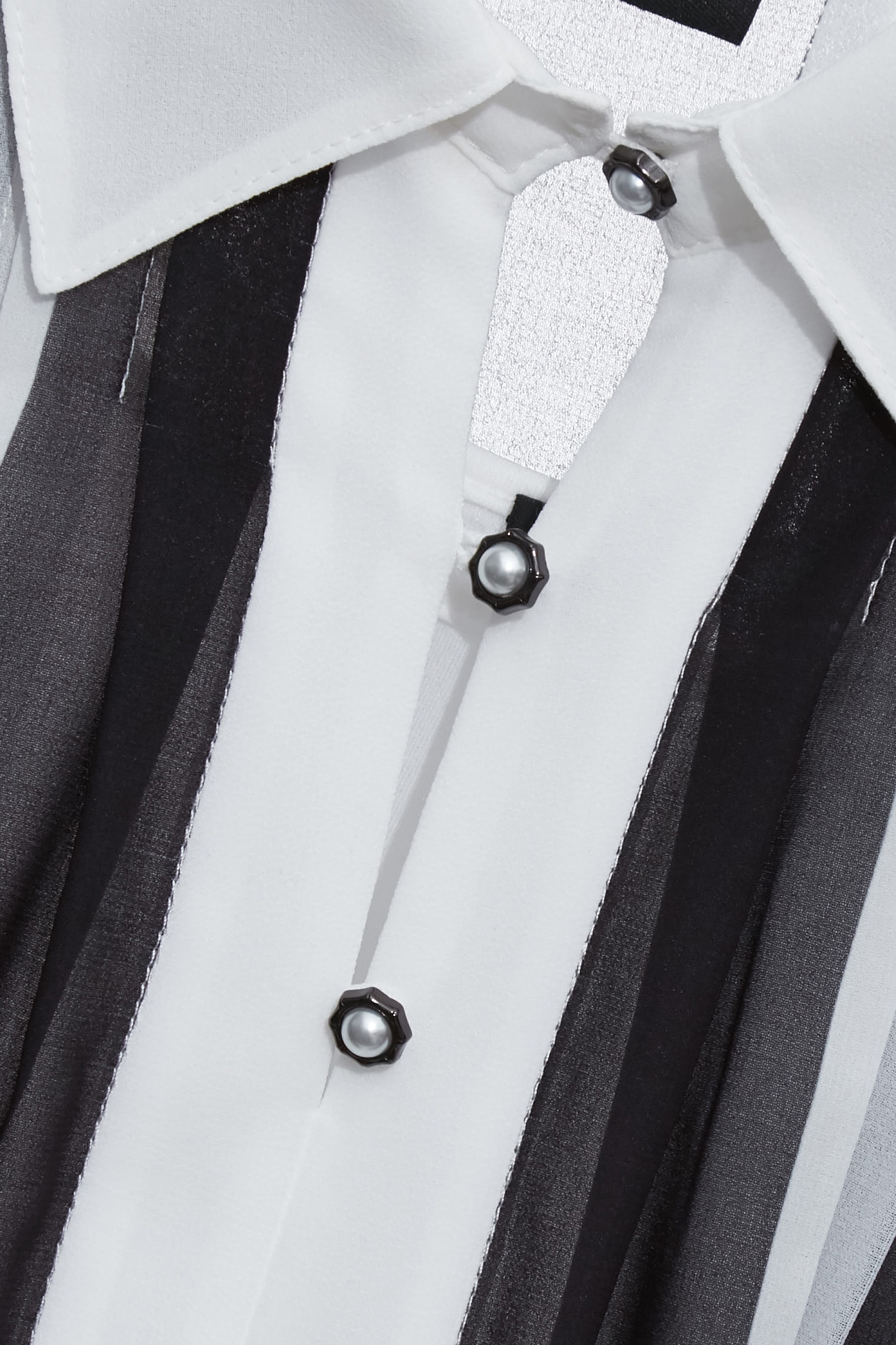 直條雪紡印花偽斗篷式單品直條雪紡印花偽斗篷式單品,一般背心,一般背心馬甲,上衣,人氣商品,內搭上衣,春夏穿搭,條紋,珍珠,白色背心,背心,雪紡