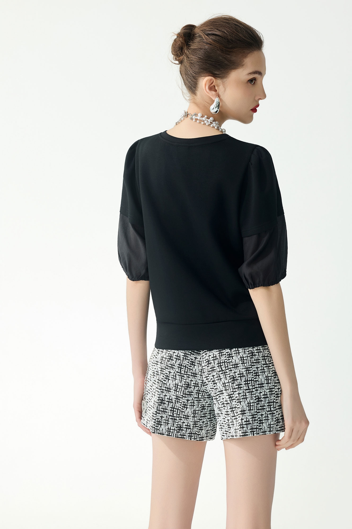 極致黑異材拼接微鬆T恤極致黑異材拼接微鬆T恤,上衣,人氣商品,春夏穿搭,針織,黑色上衣