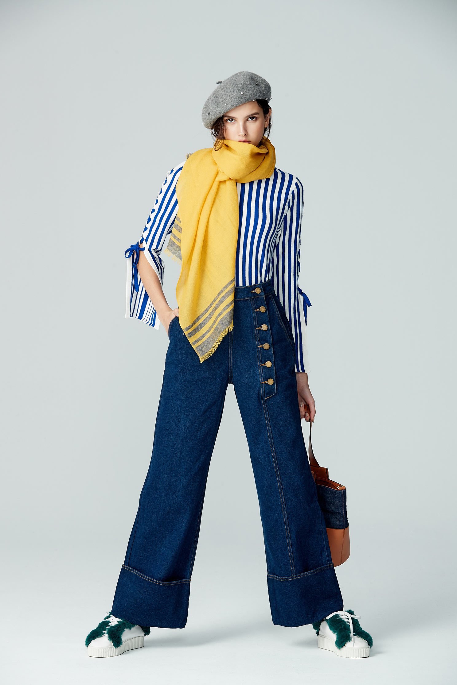 Elegant blouse in stripes with sleeve strap special design,top,knittedtop,longsleevetop