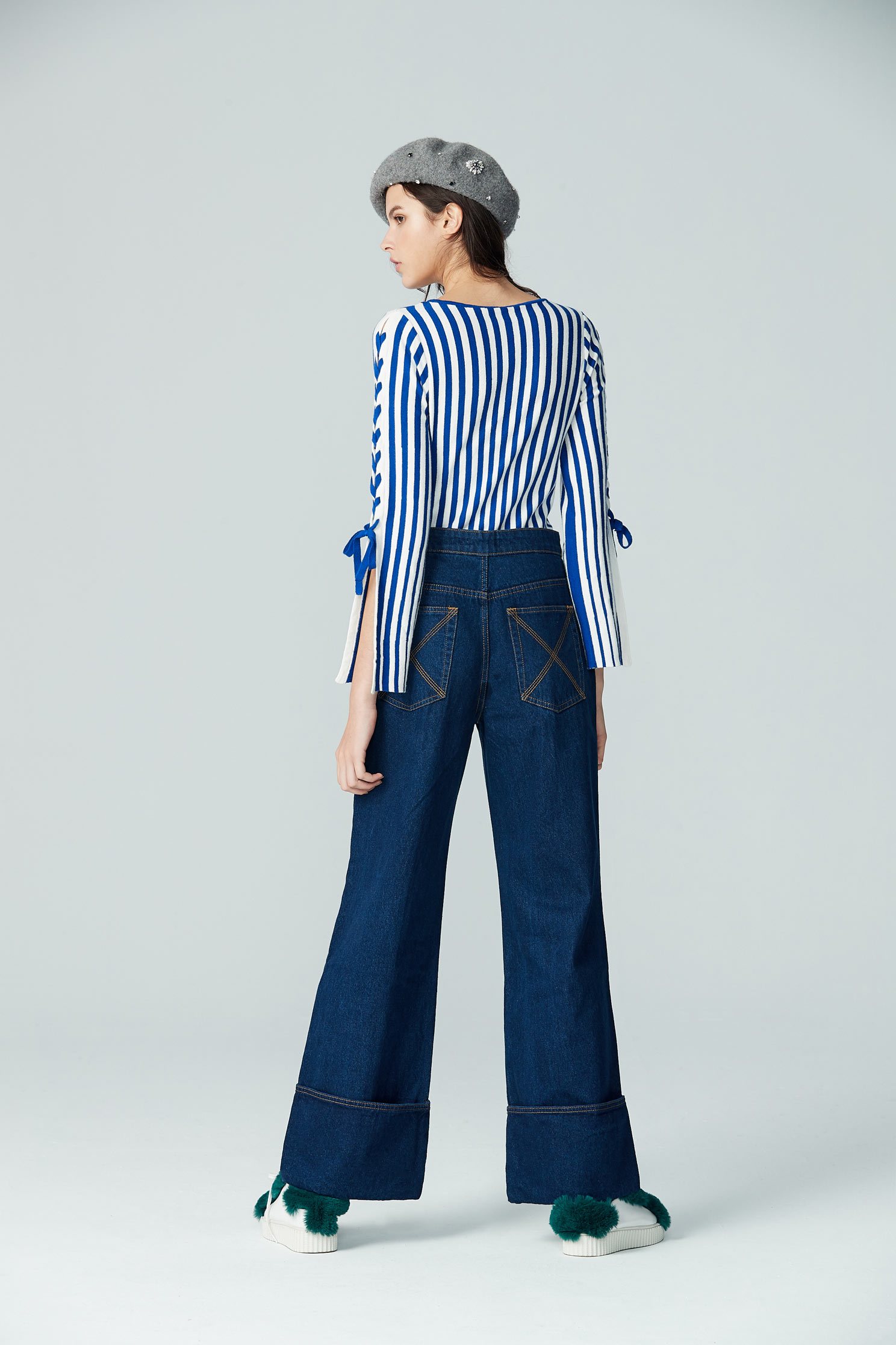 Elegant blouse in stripes with sleeve strap special design,top,knittedtop,longsleevetop
