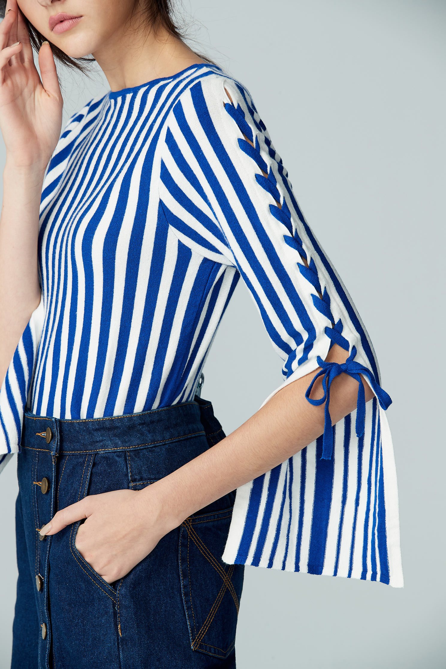 Elegant blouse in stripes with sleeve strap special design,top,knittedtop,longsleevetop