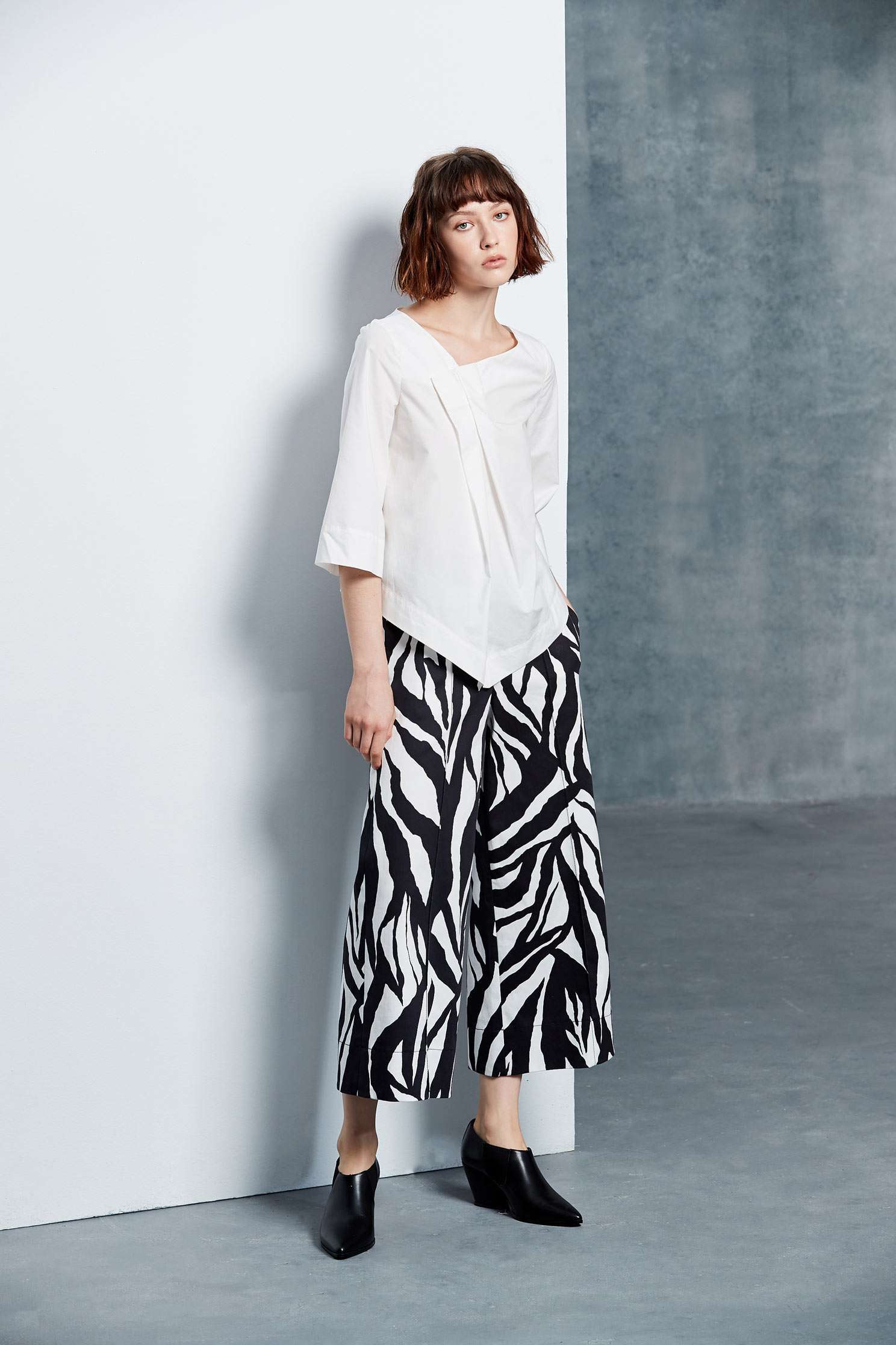 Plain classic top,top,whitetop,cotton,longsleevetop