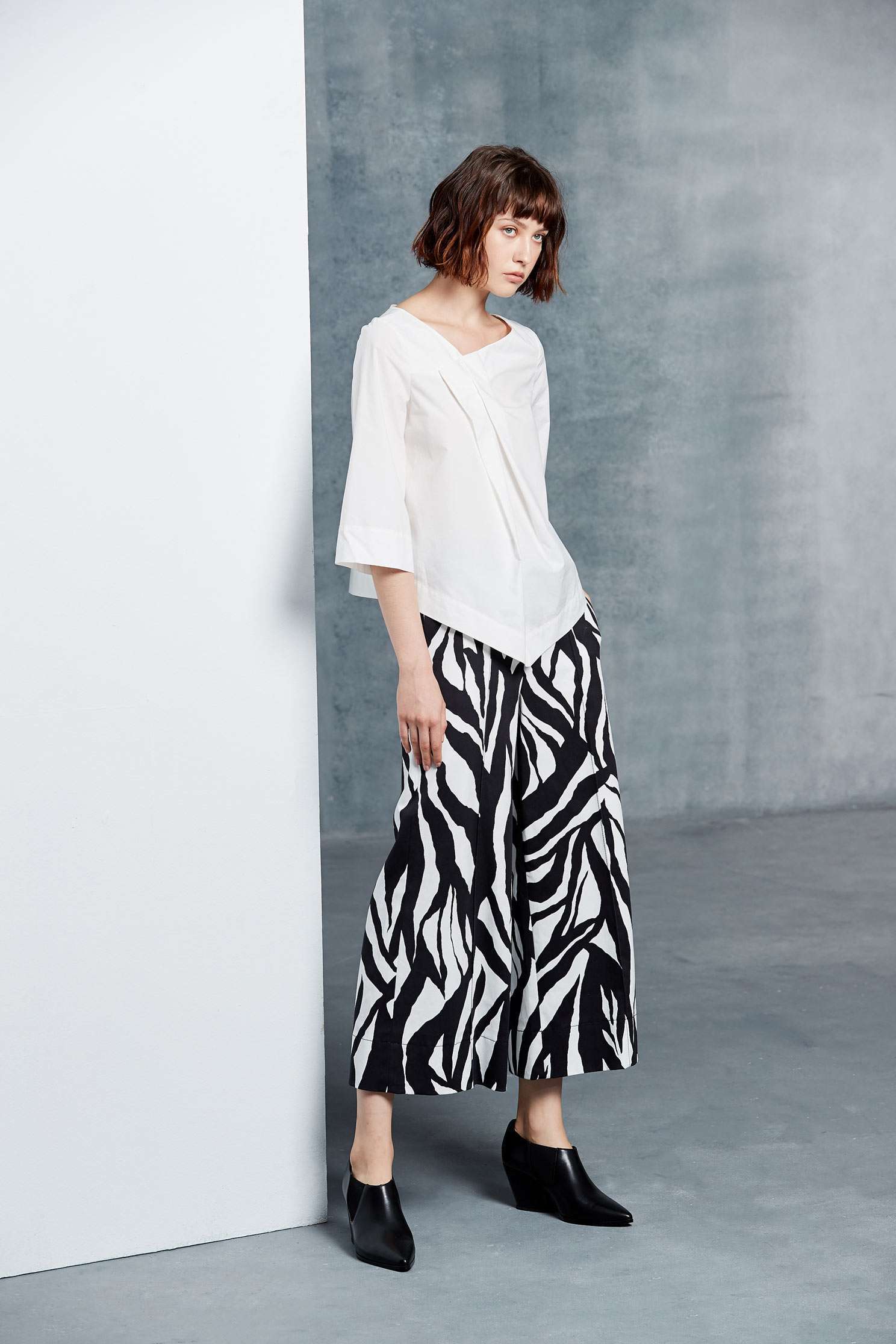 Plain classic top,top,whitetop,cotton,longsleevetop